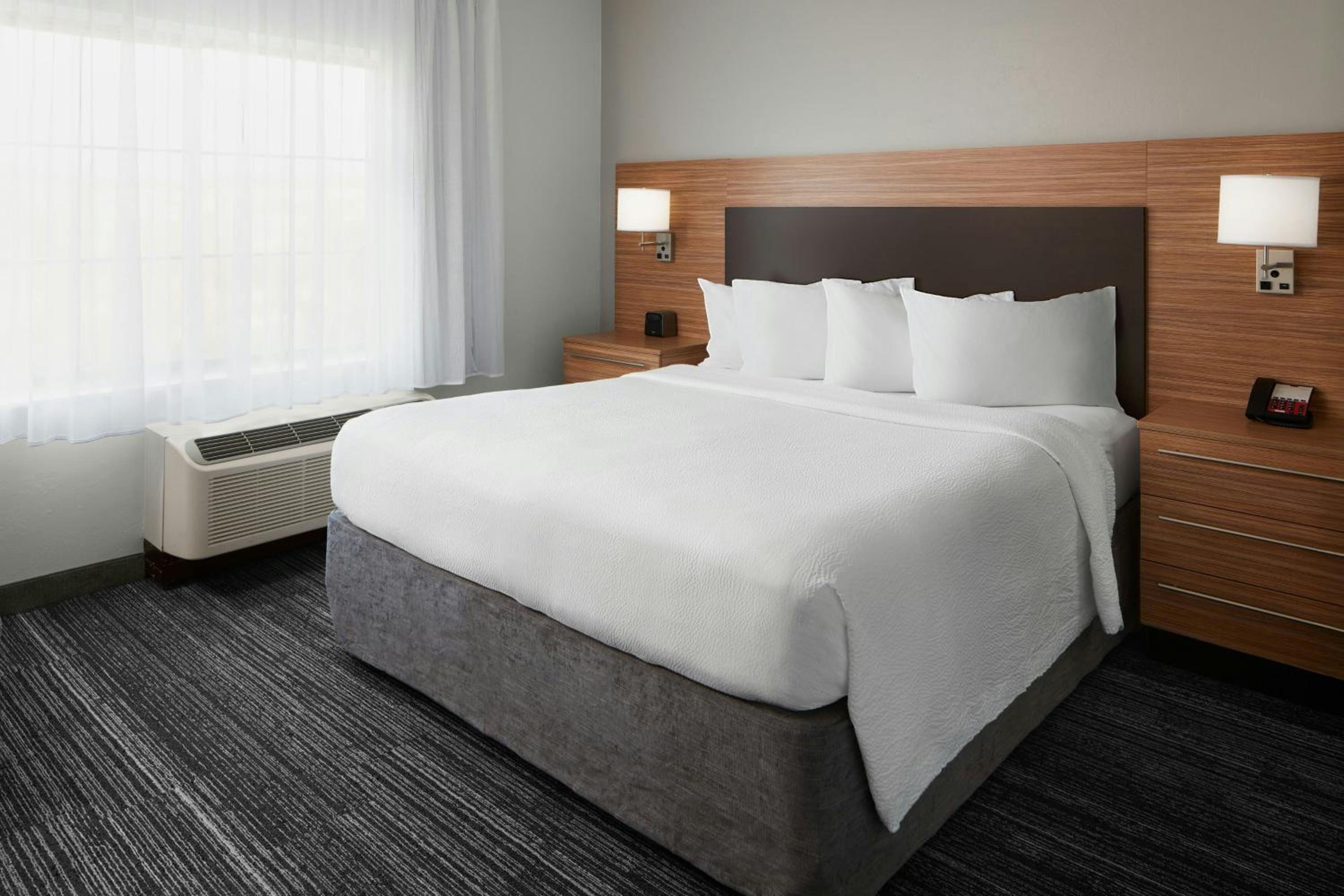 King Studio with Sofa Bed and Roll-in Shower - Mobility and Hearing Accessible