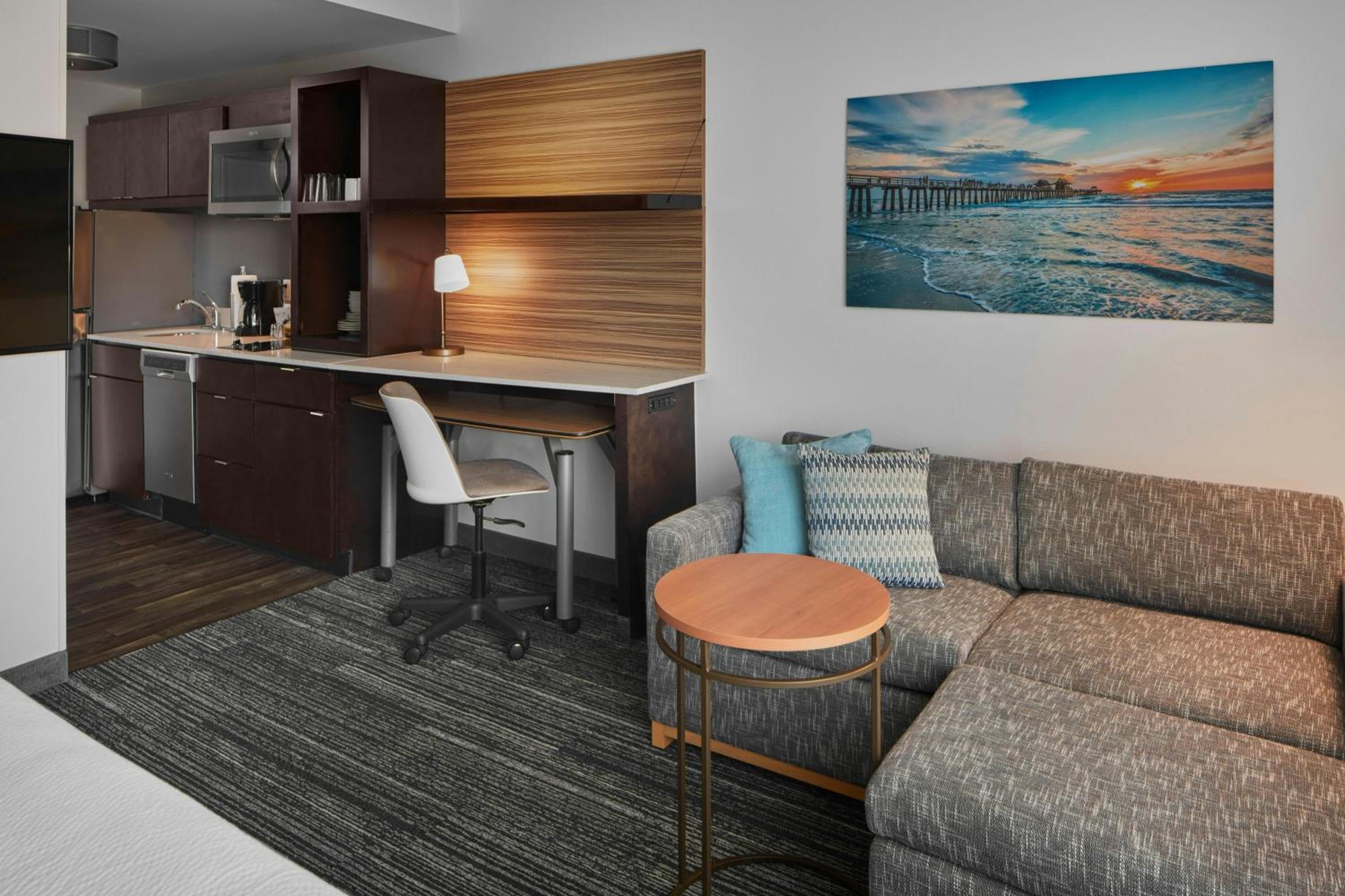 King Studio with Sofa Bed and Roll-in Shower - Mobility and Hearing Accessible