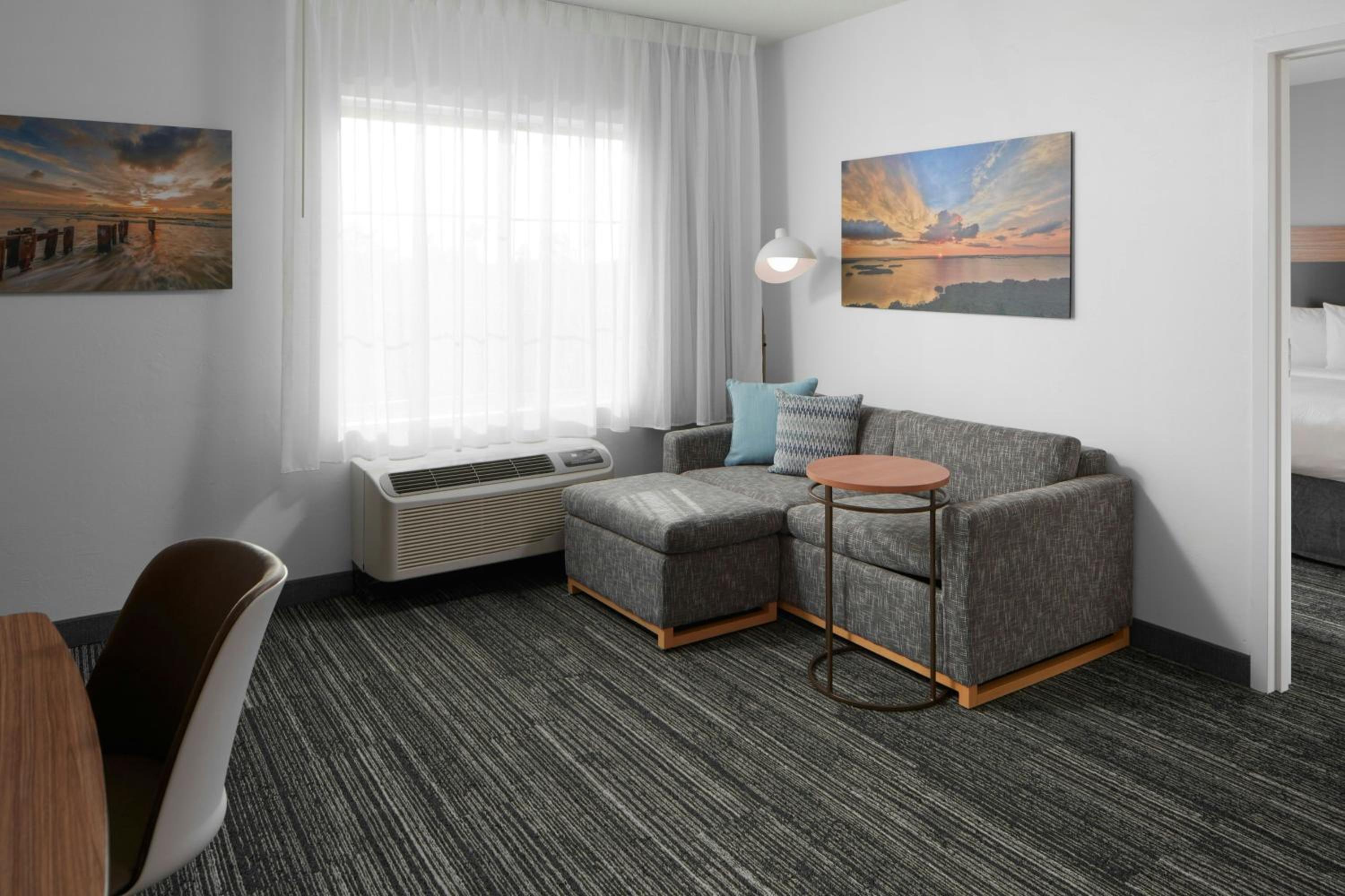 One-Bedroom Queen Suite with Sofa Bed - Hearing Accessible