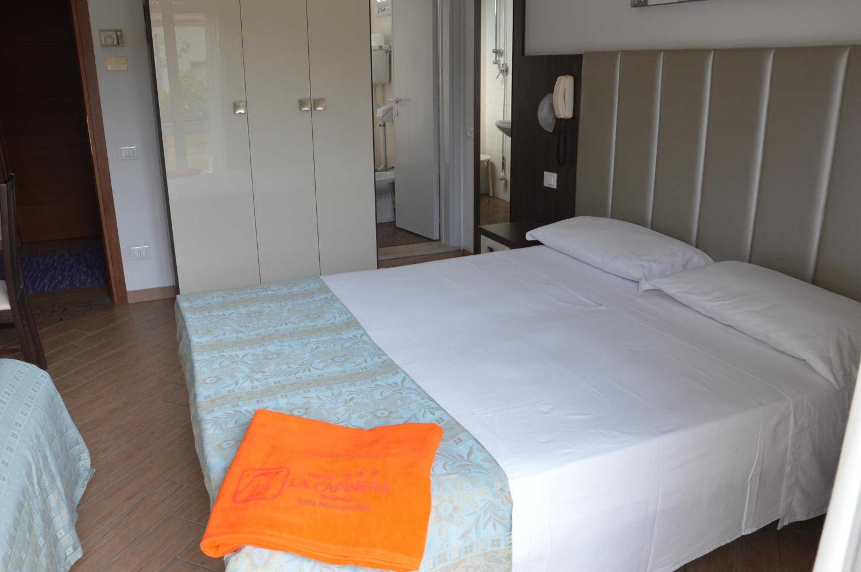 Double Room - Photo 5