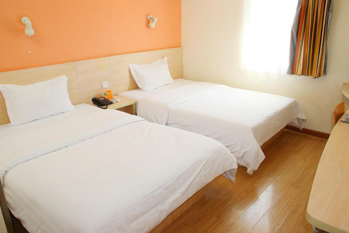 Mainland Chinese Citizens - Special offer Twin Room photo 2