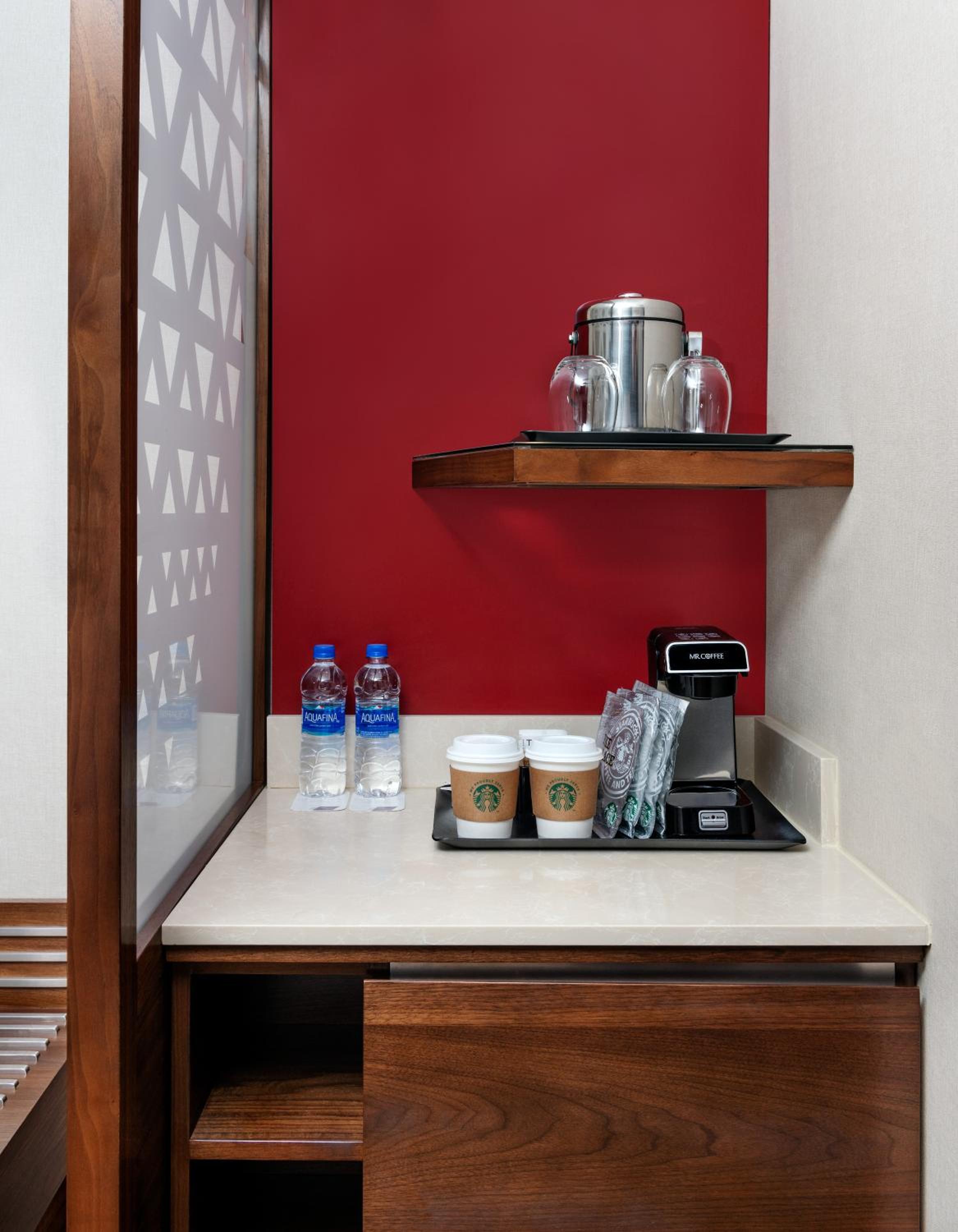 King Room with Adapted Tub - Mobility and Hearing Accessible - Photo 2