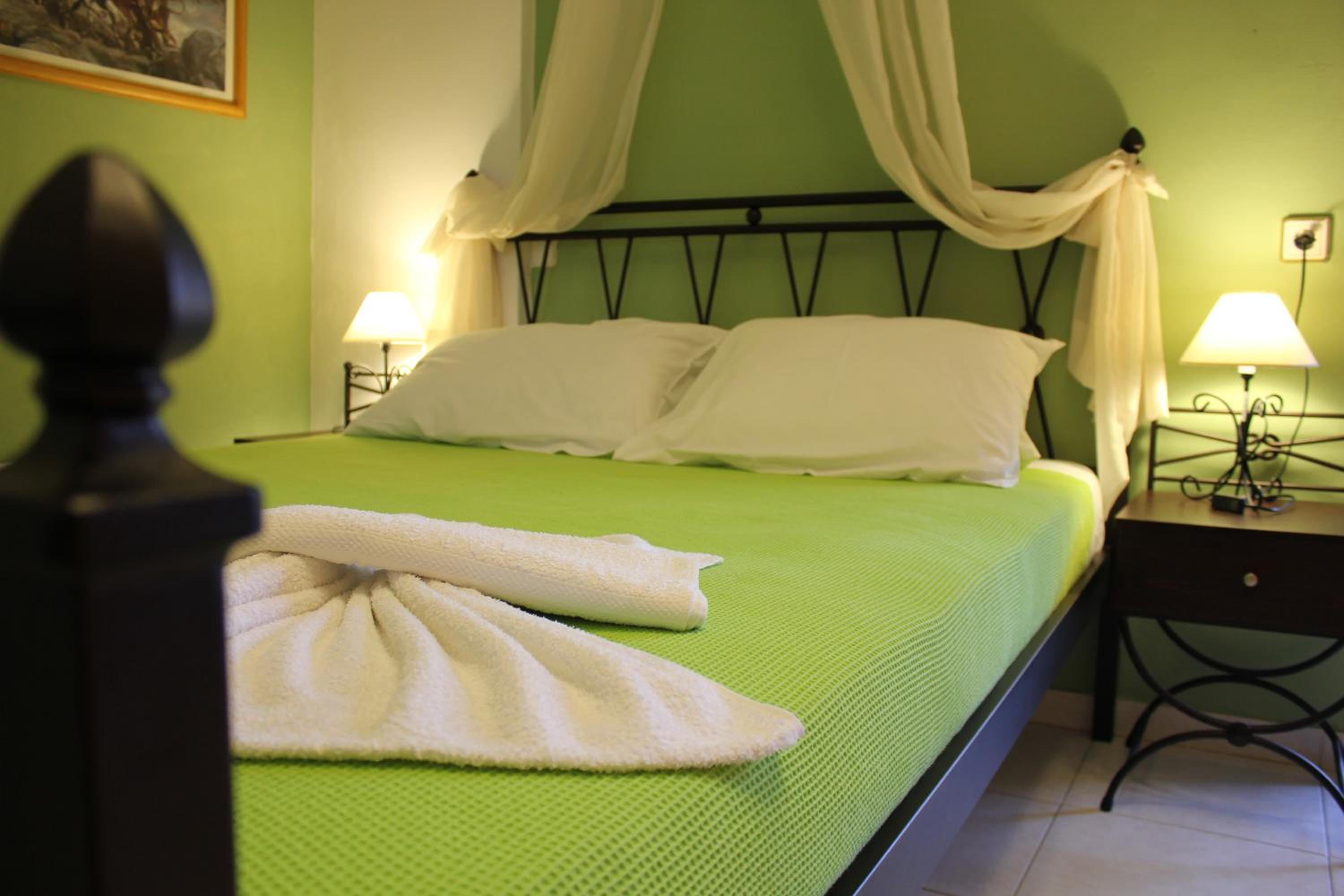 Double or Twin Room with Sea View