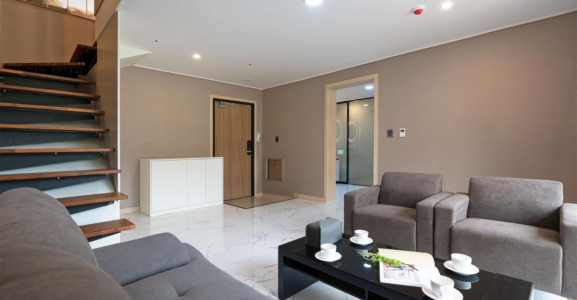 Family Room photo 3