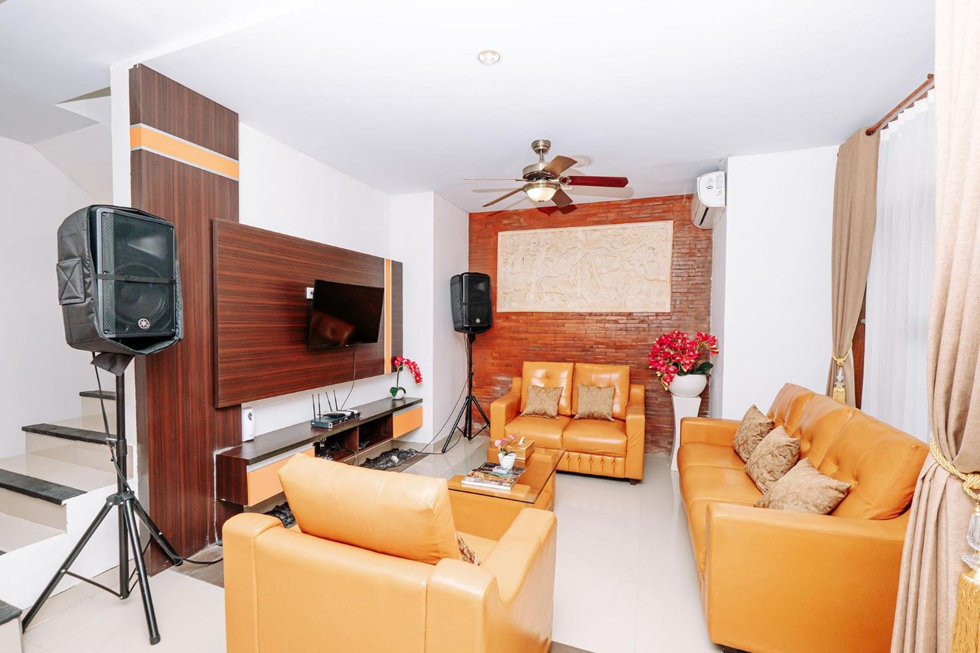 Villa with Private Pool - Photo 30