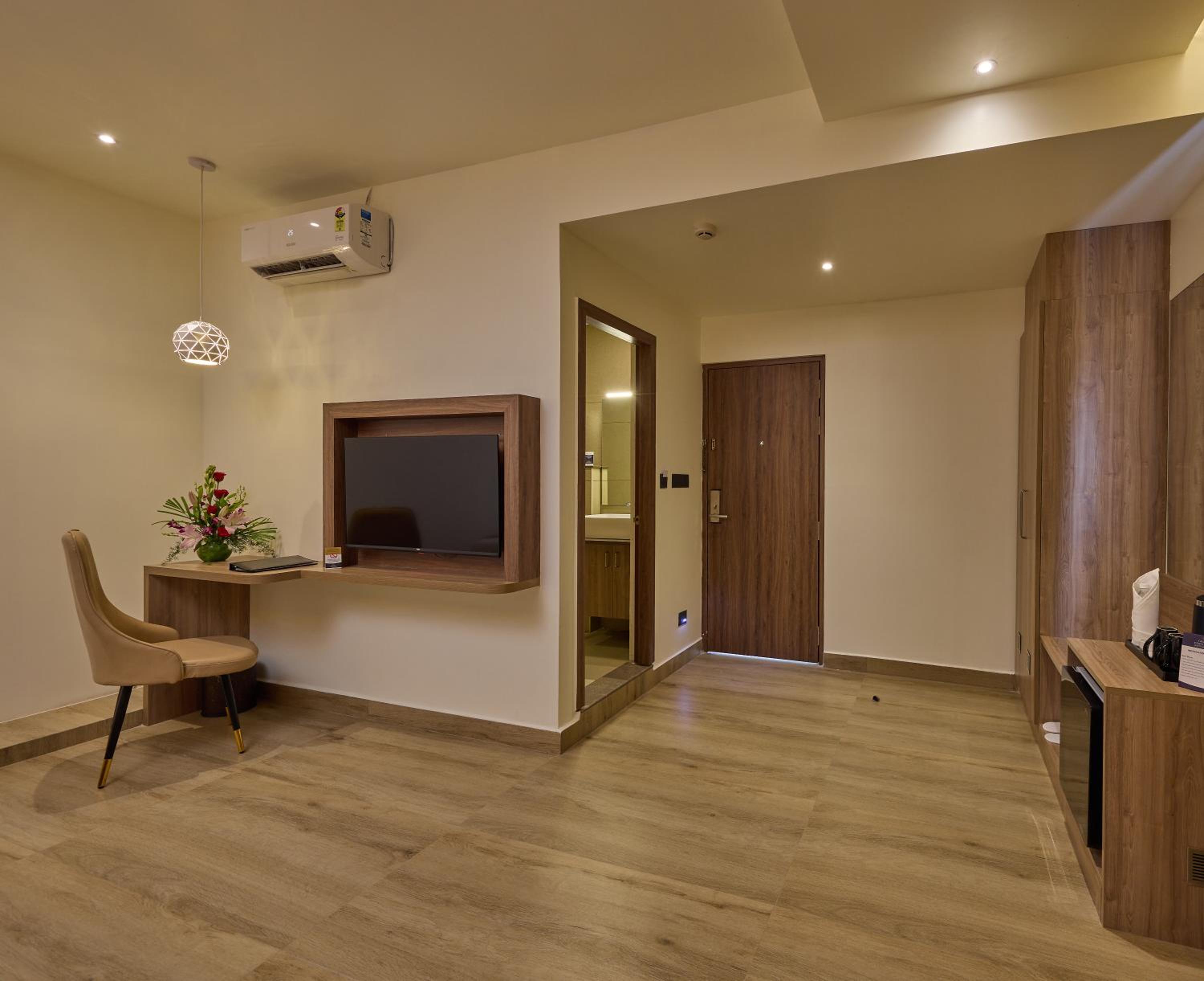 Family Room - Photo 5