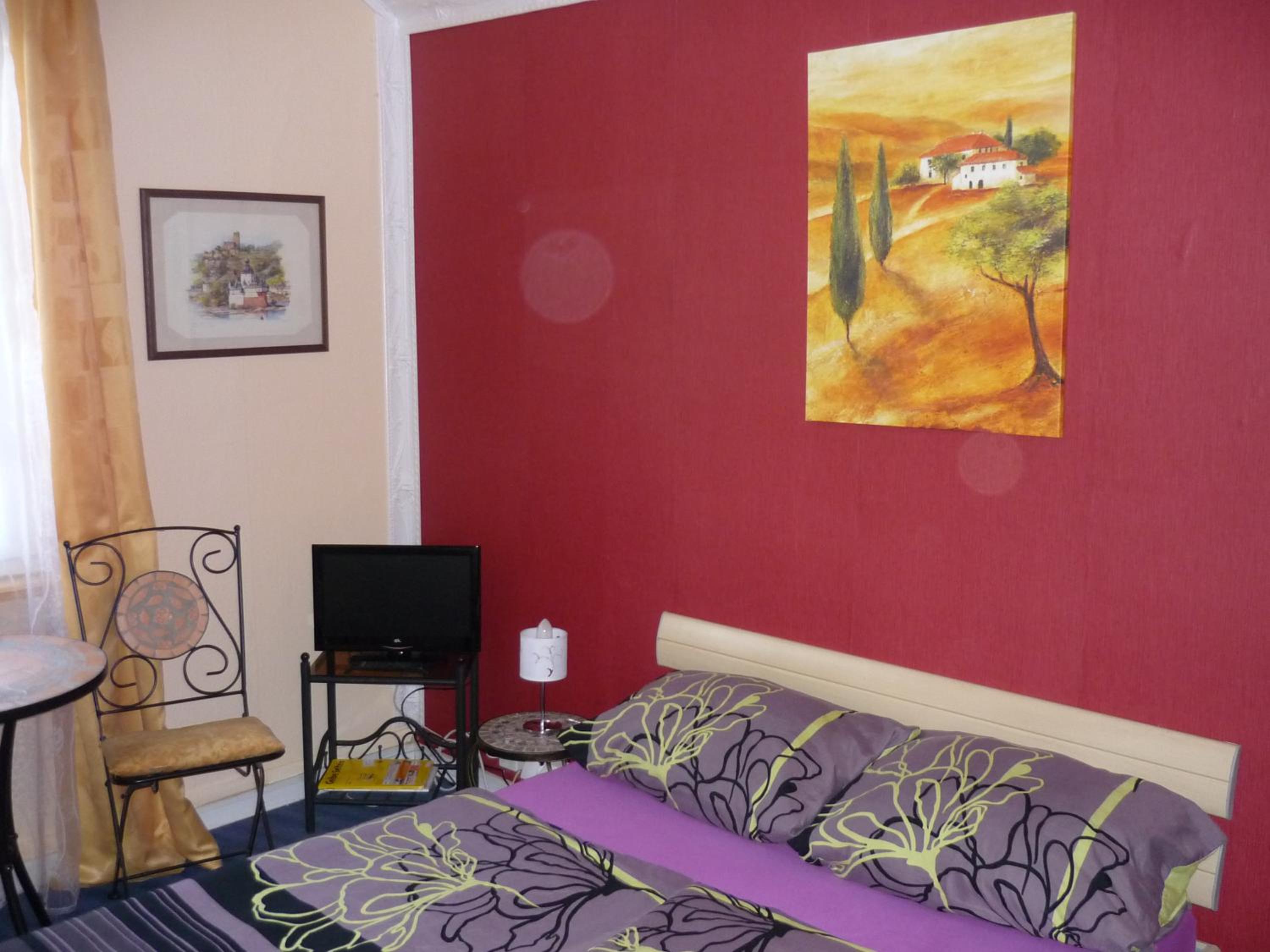 Basic Double Room with Shared Bathroom photo 1