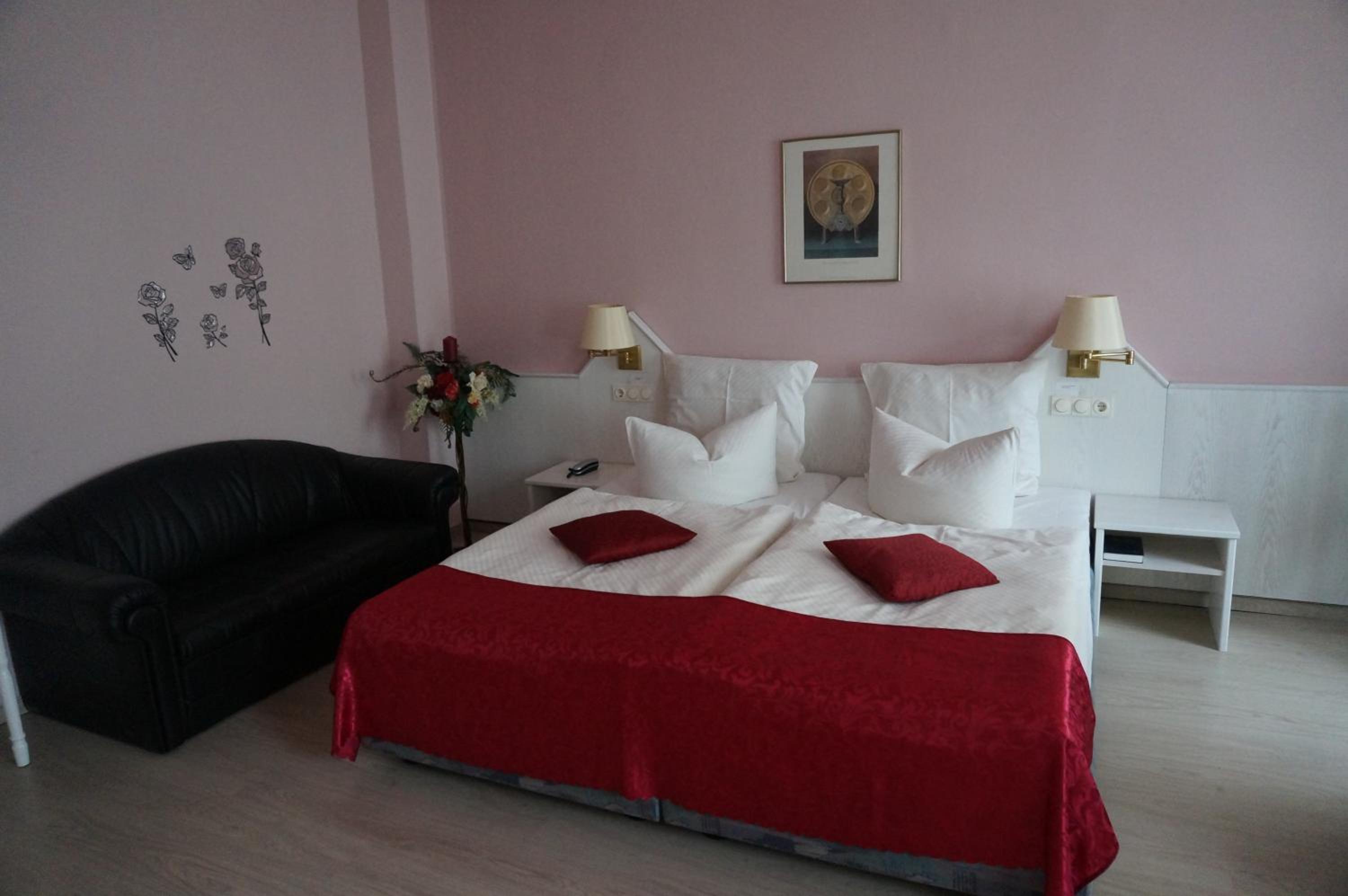 Large Double Room photo 2