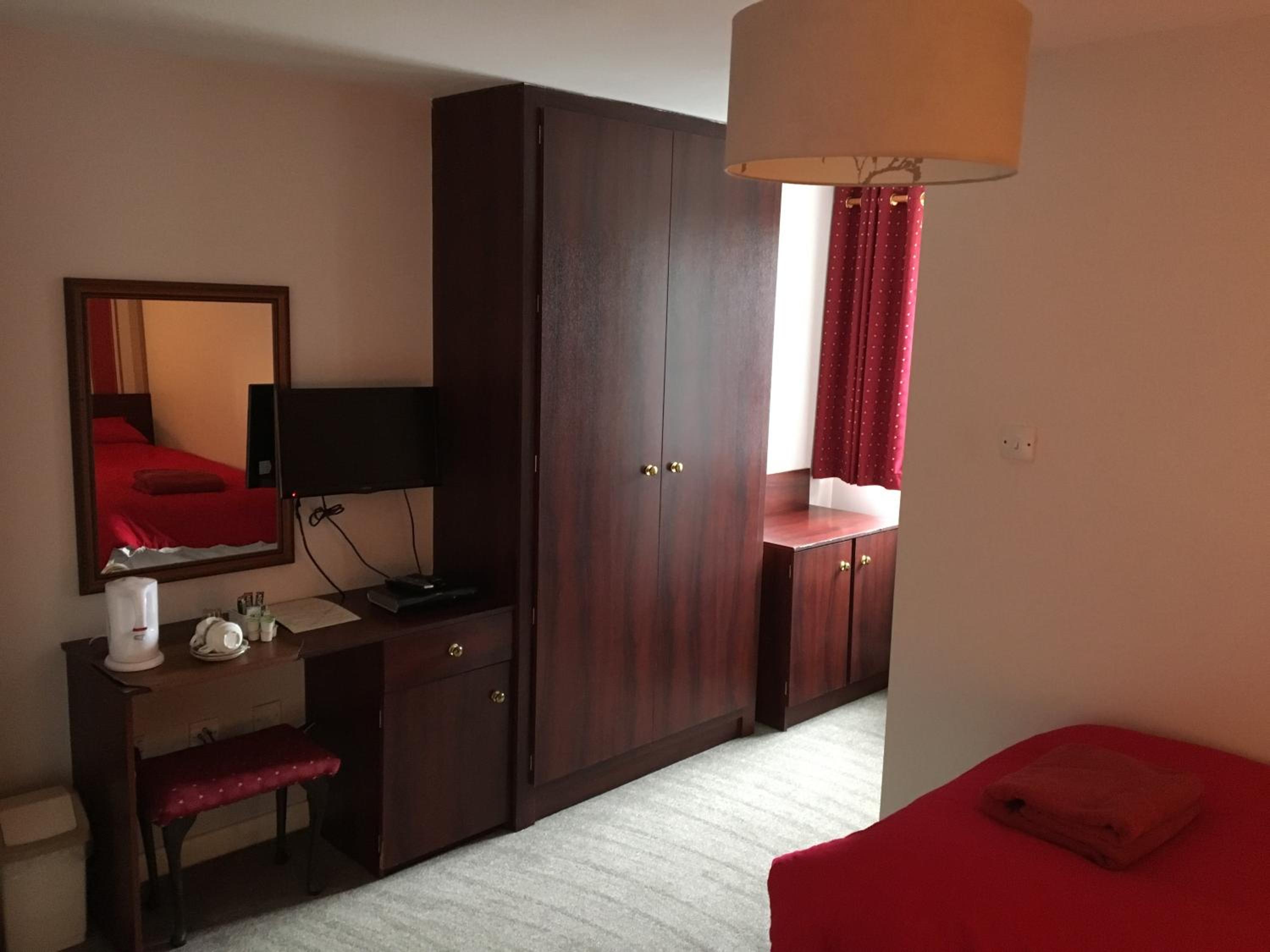 Budget Double Room photo 3