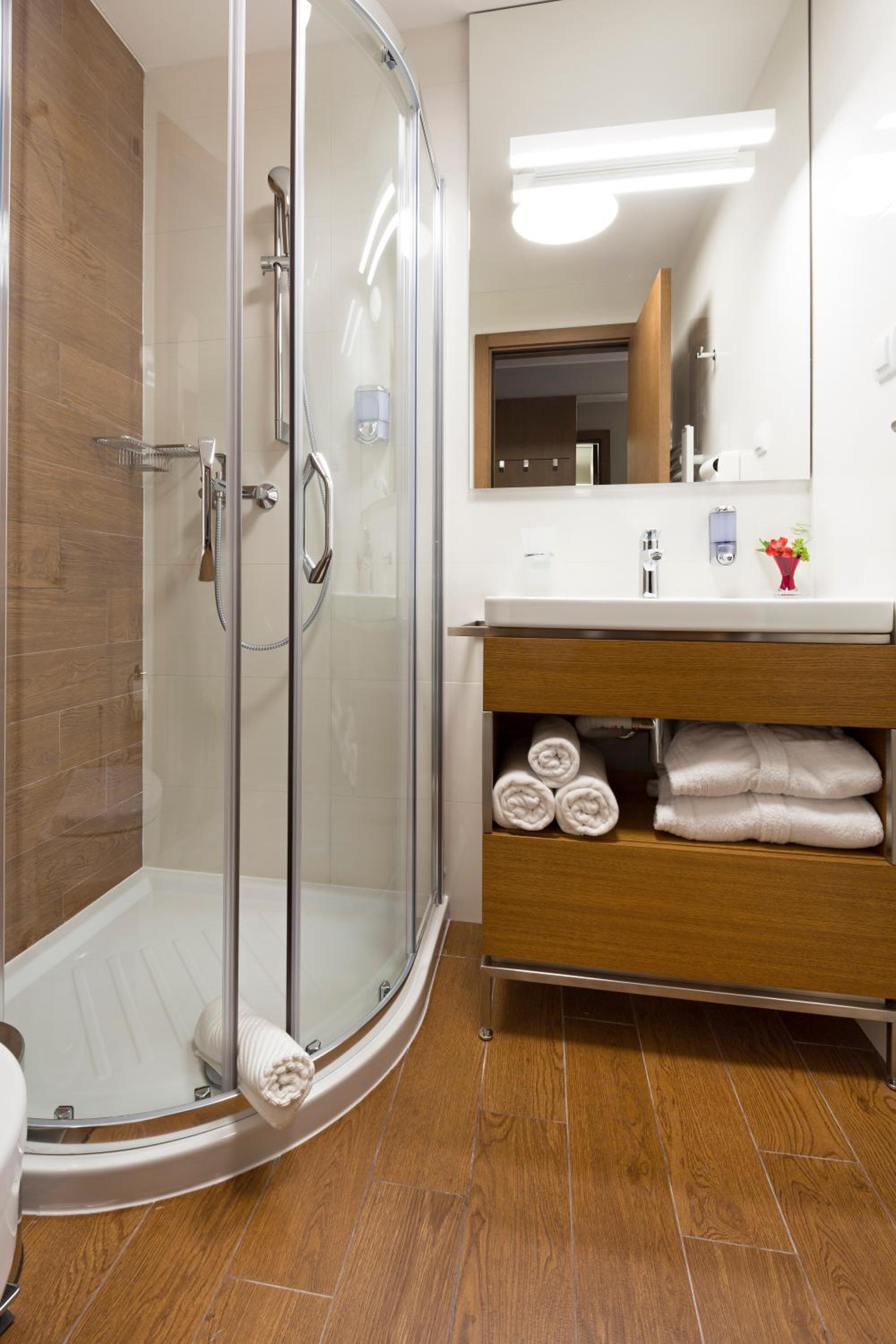 Standard Double Room with Free Parking photo 3