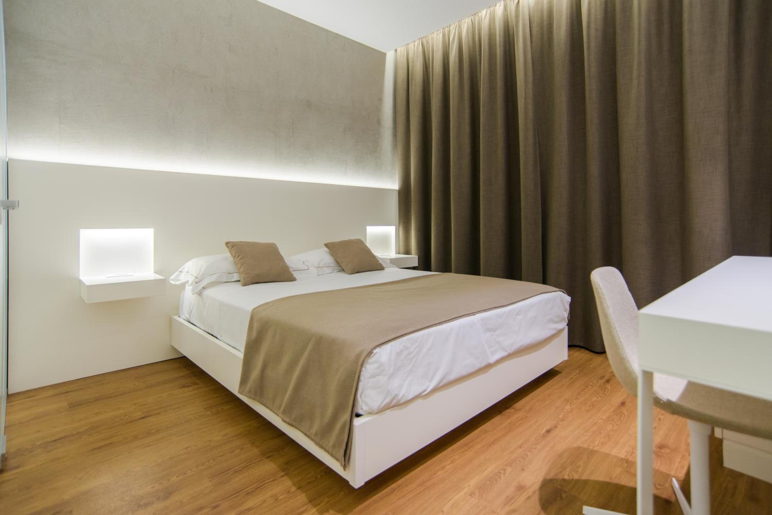 Business Queen Room - Photo 5