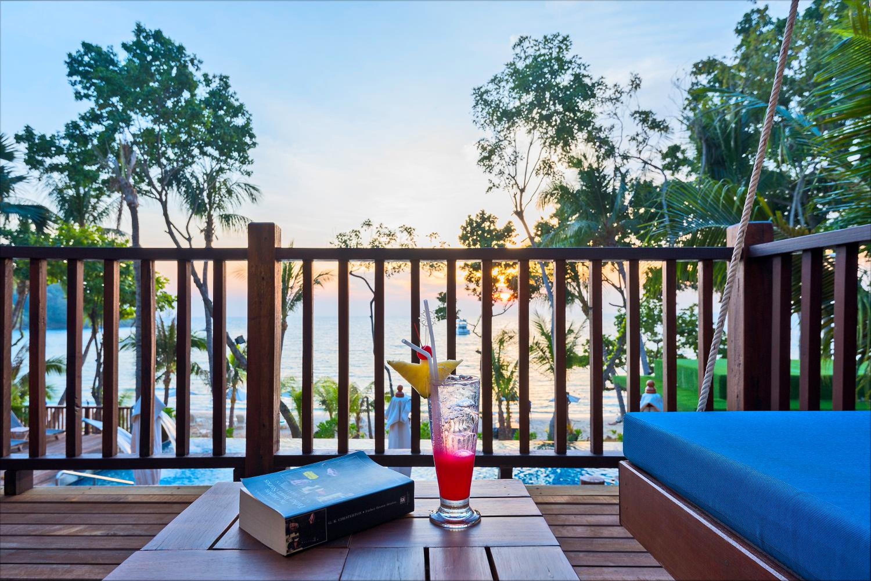Premier Seaview - Photo 3