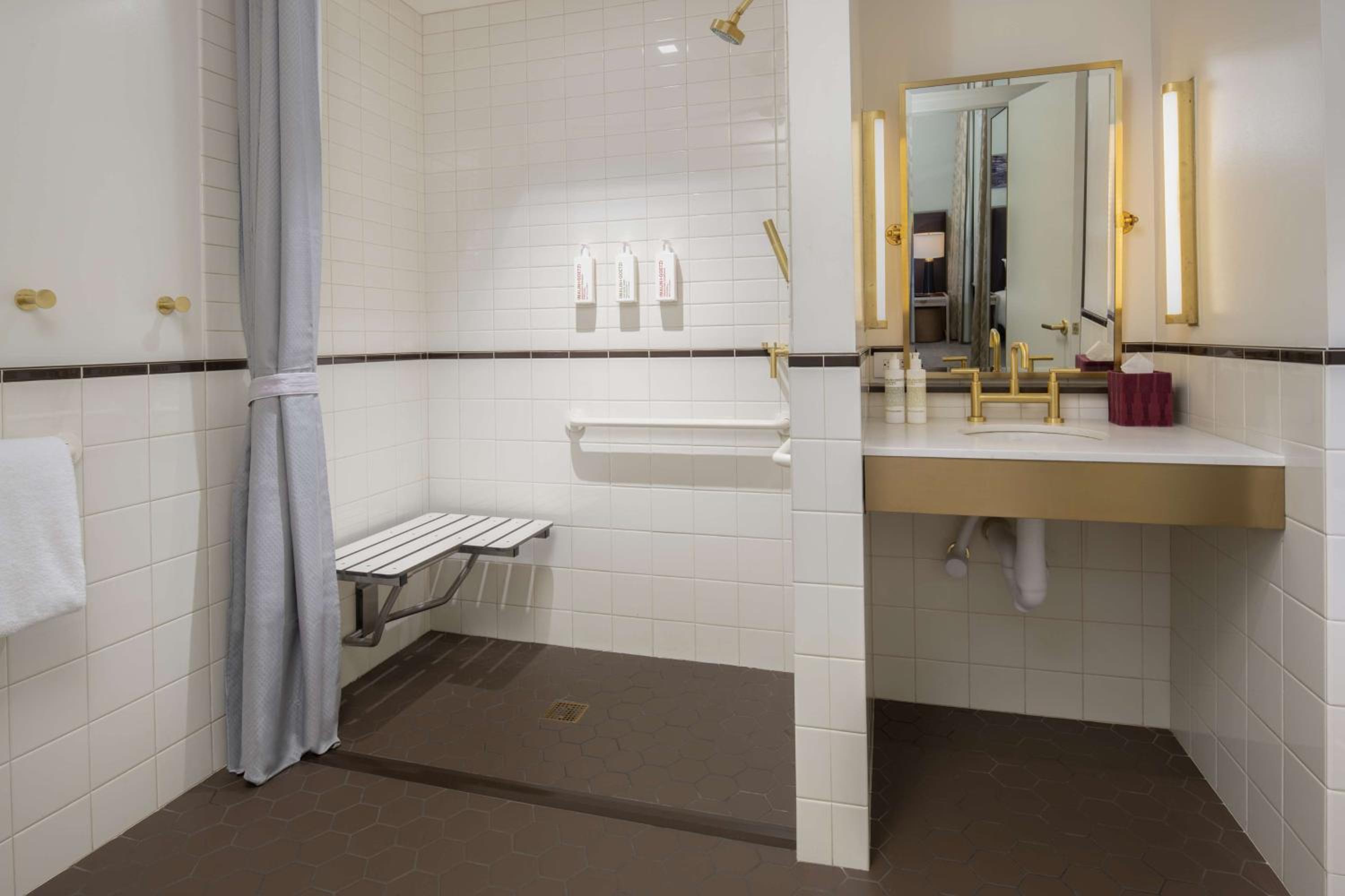 King Room with Roll-In Shower - Mobility Accessible photo 2