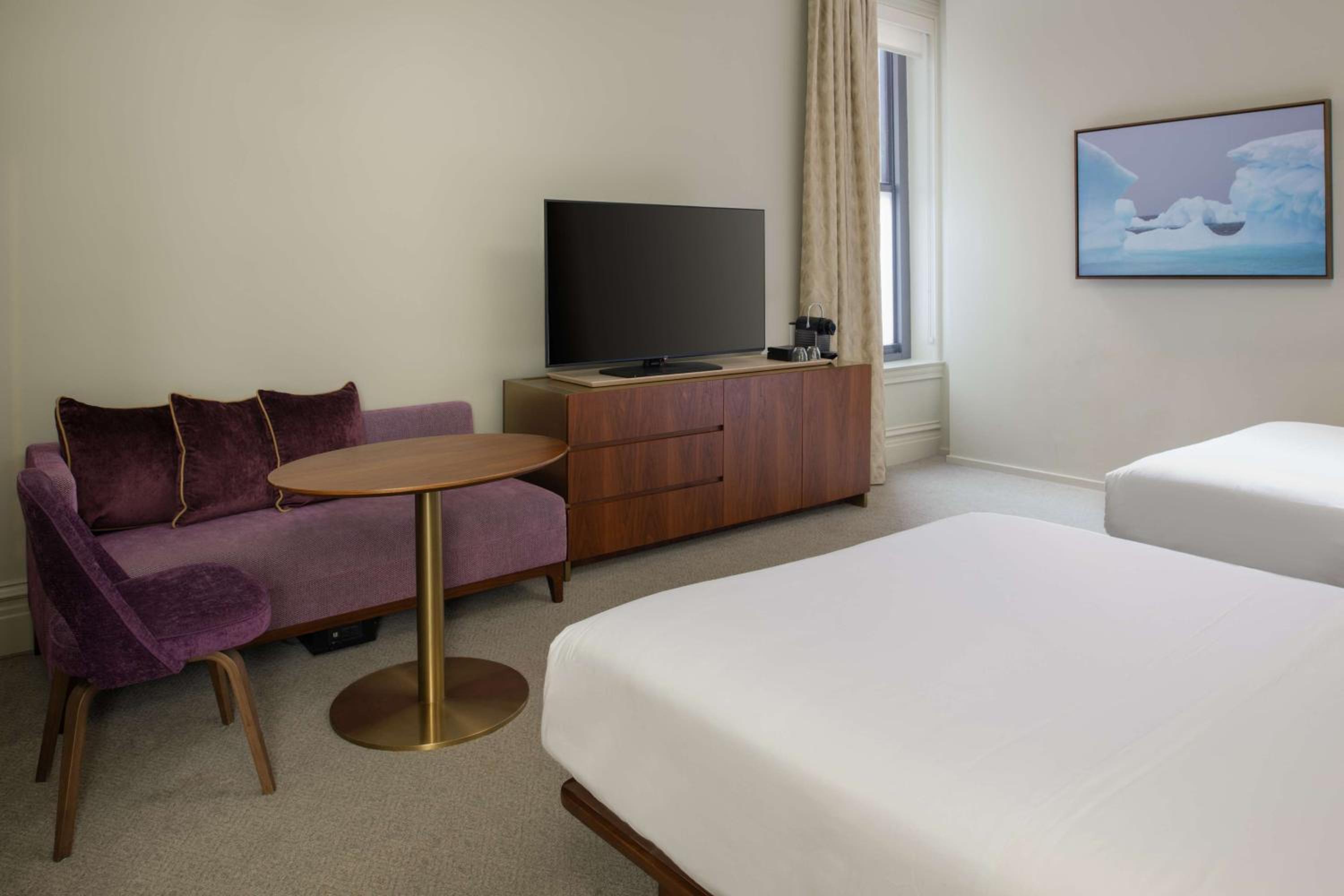Double Queen Room with Bathtub - Mobility/Hearing Accessible, photo 6