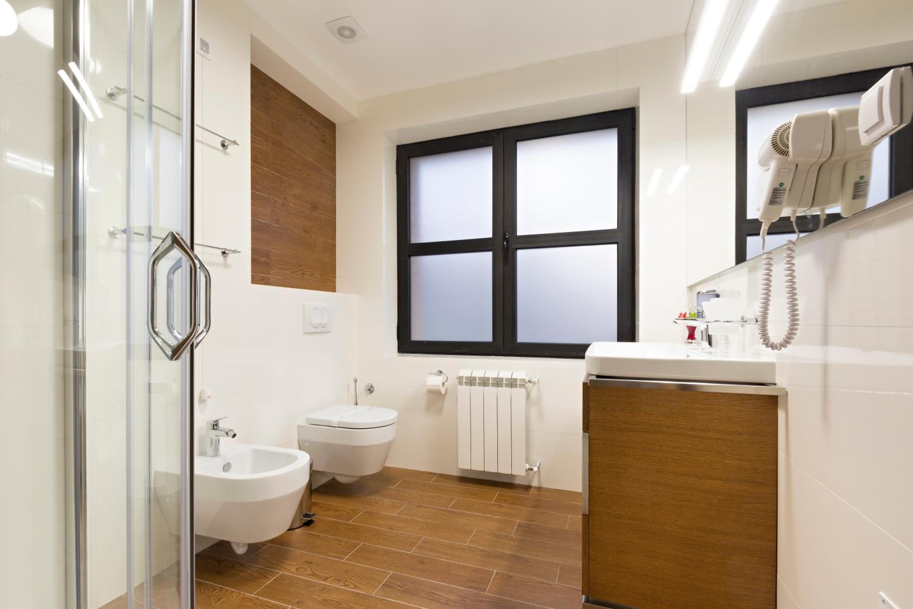 Junior Suite with Free Parking photo 3