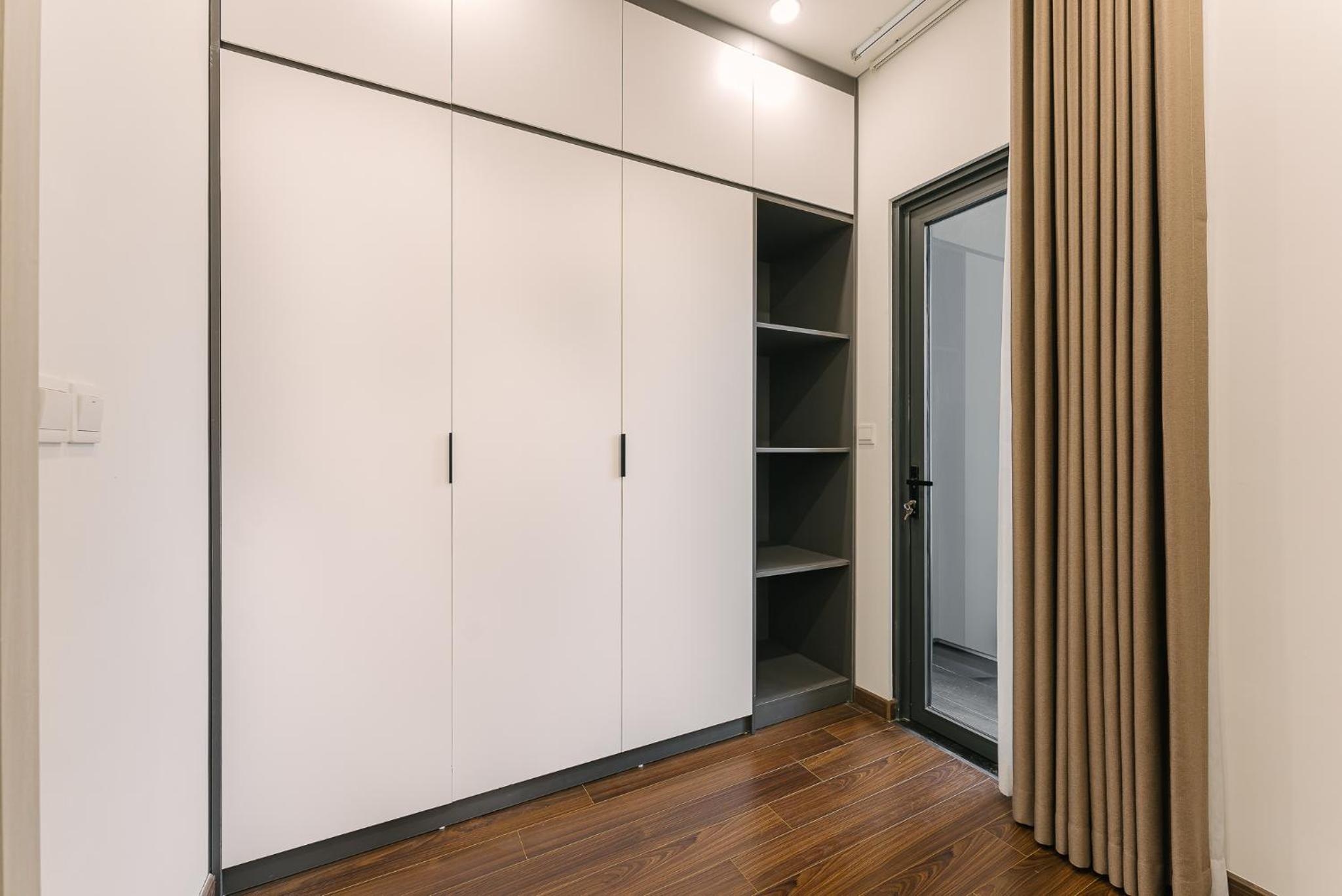 Studio Apartment with King Bed - Photo 13