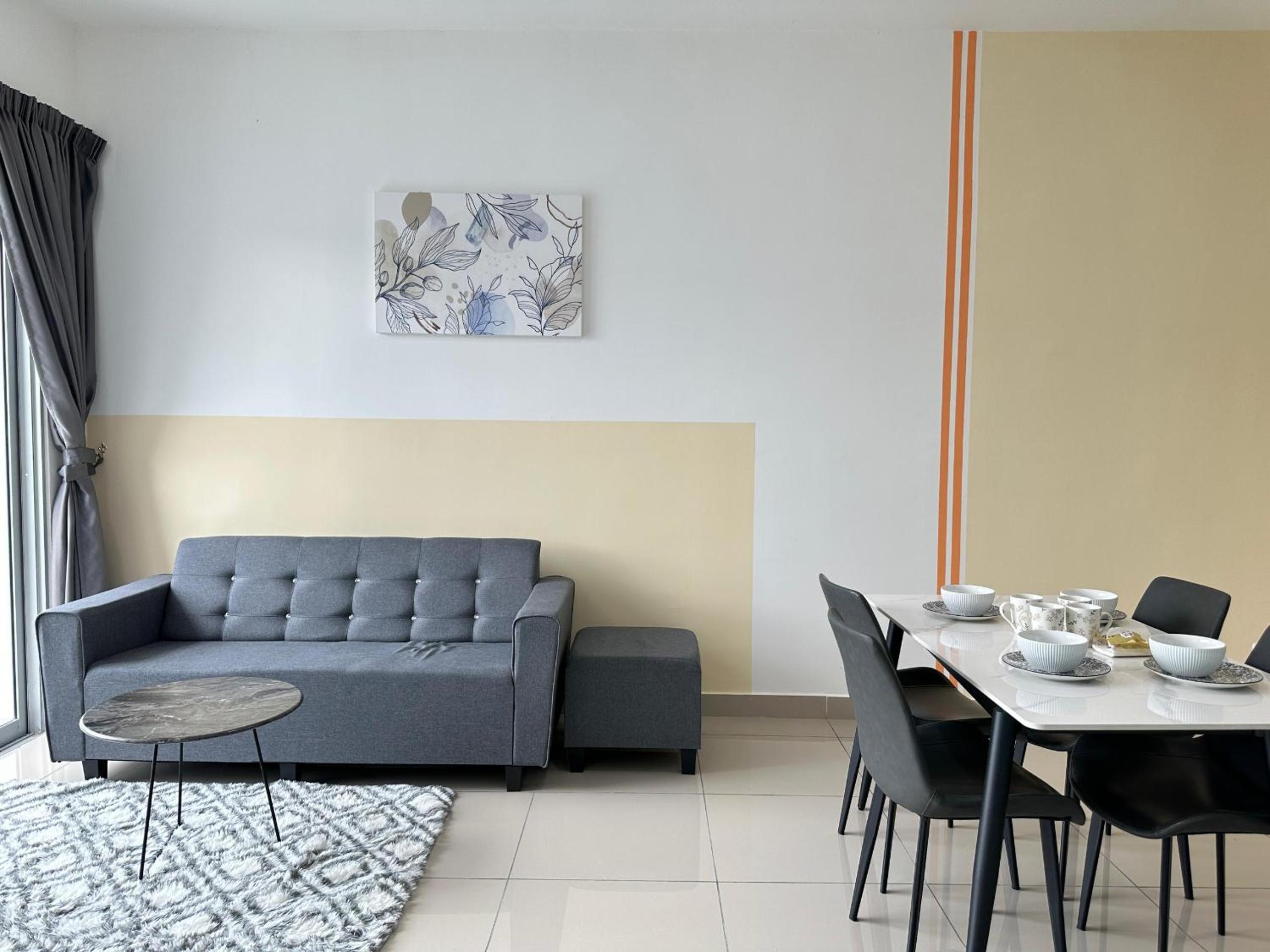 Three-Bedroom Apartment - High Floor photo 3