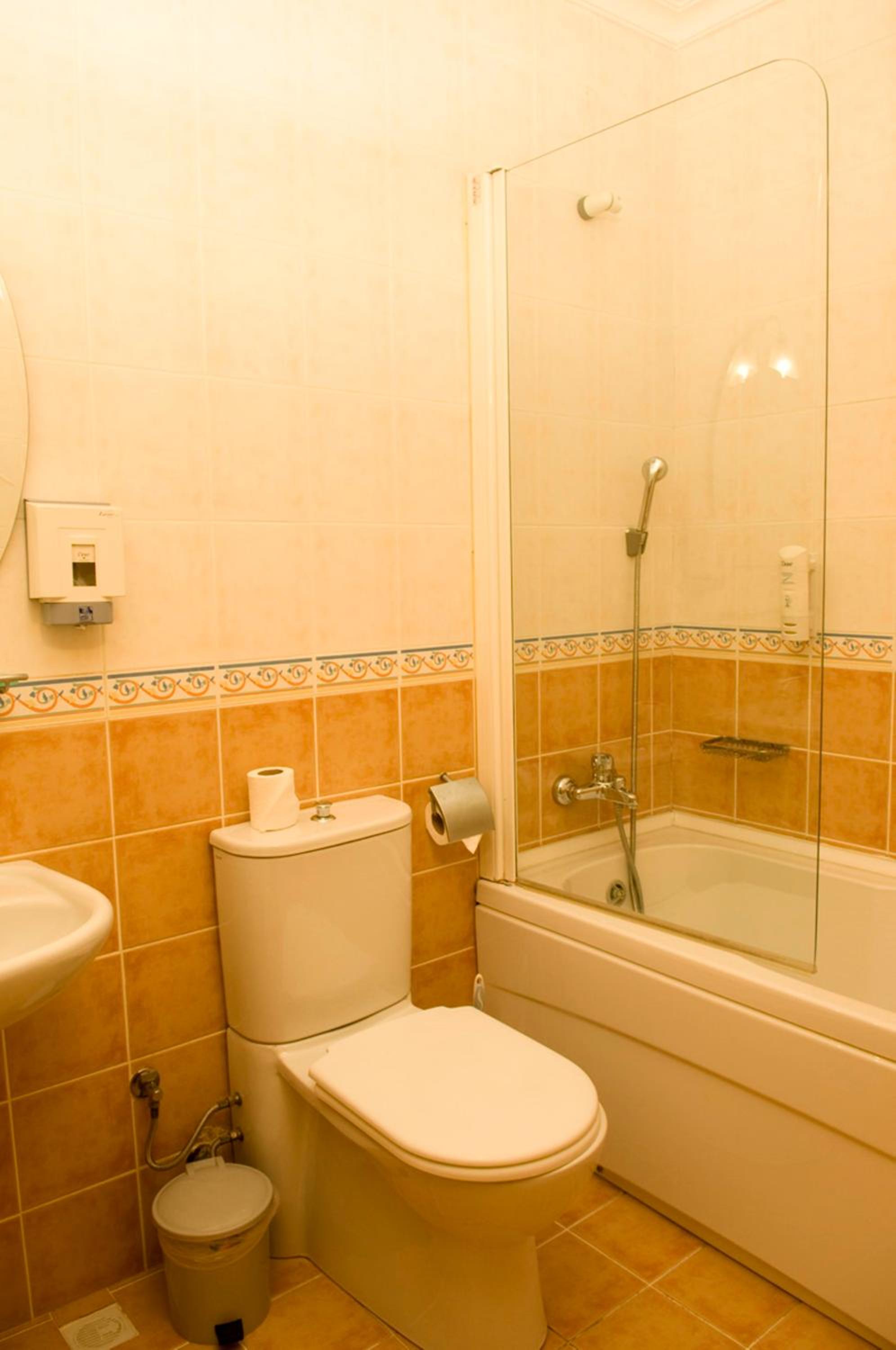 Classic Quadruple Room photo 2