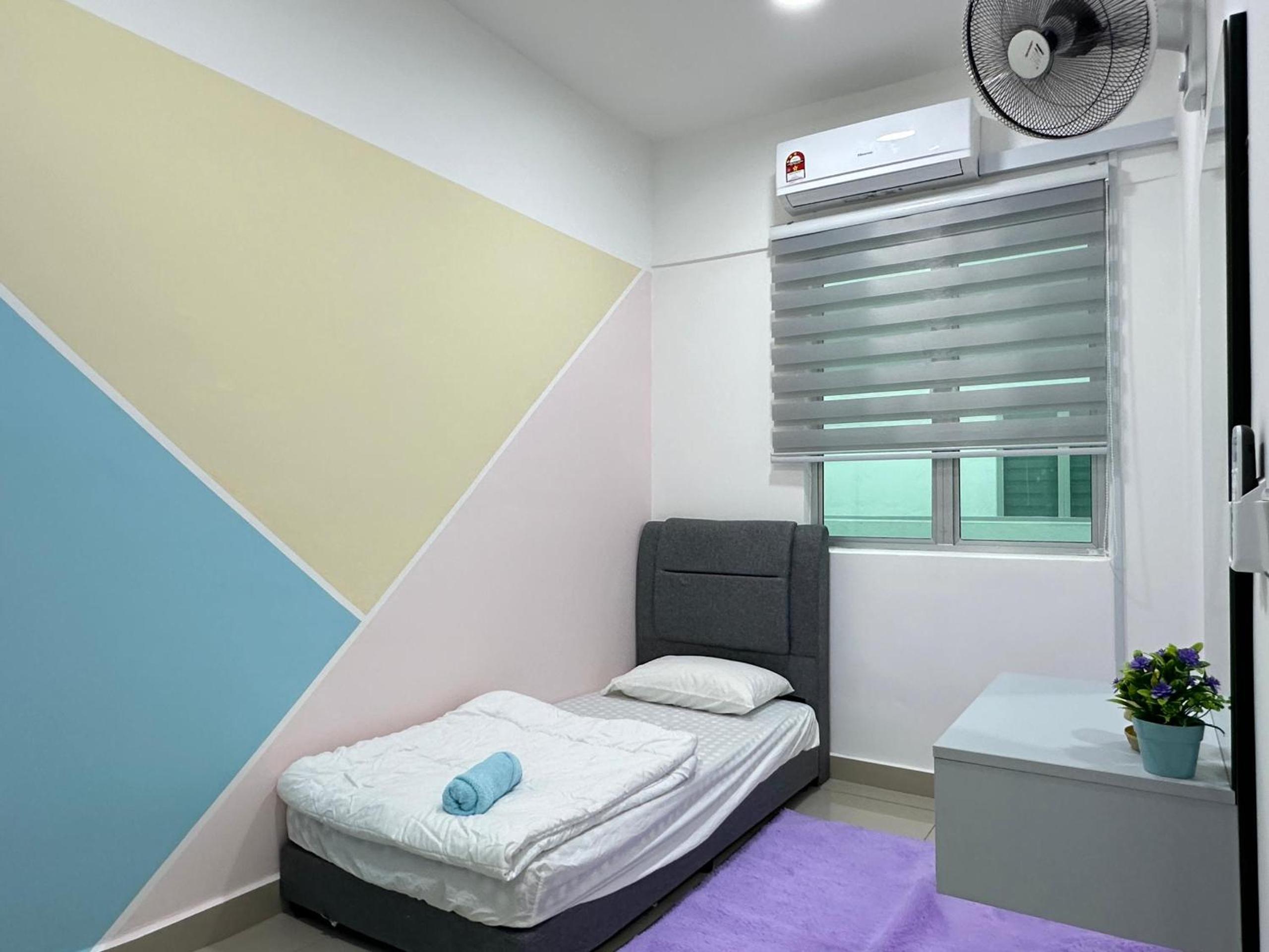 Three-Bedroom Apartment - High Floor photo 2