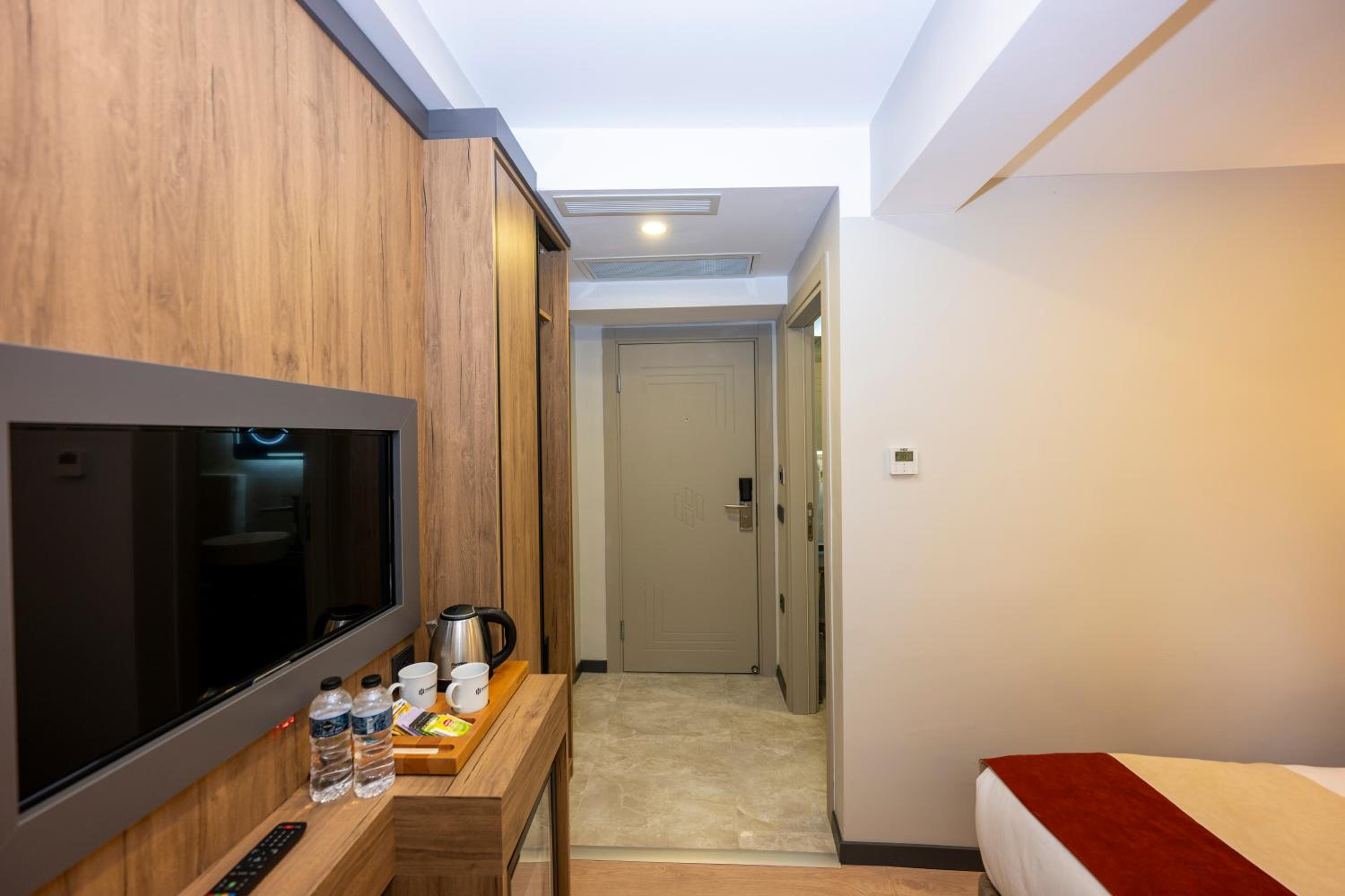 Economy Double Room photo 1