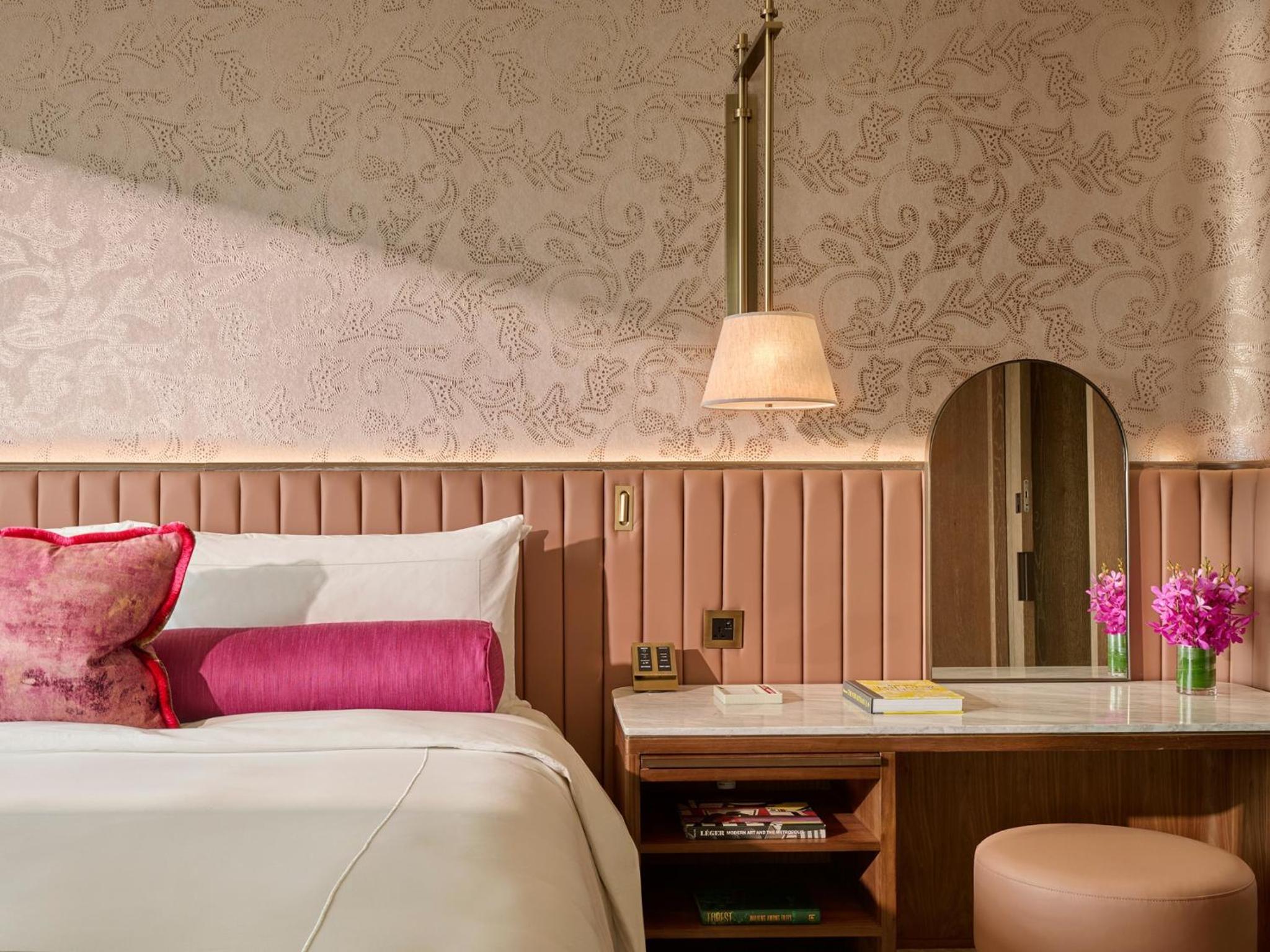 Marina Bay Suite with Balcony Twin