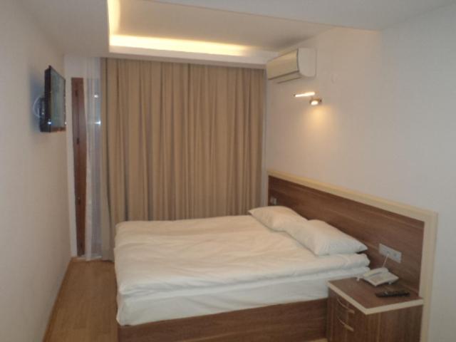 Double Room with Balcony (2 Adults + 1 Child)