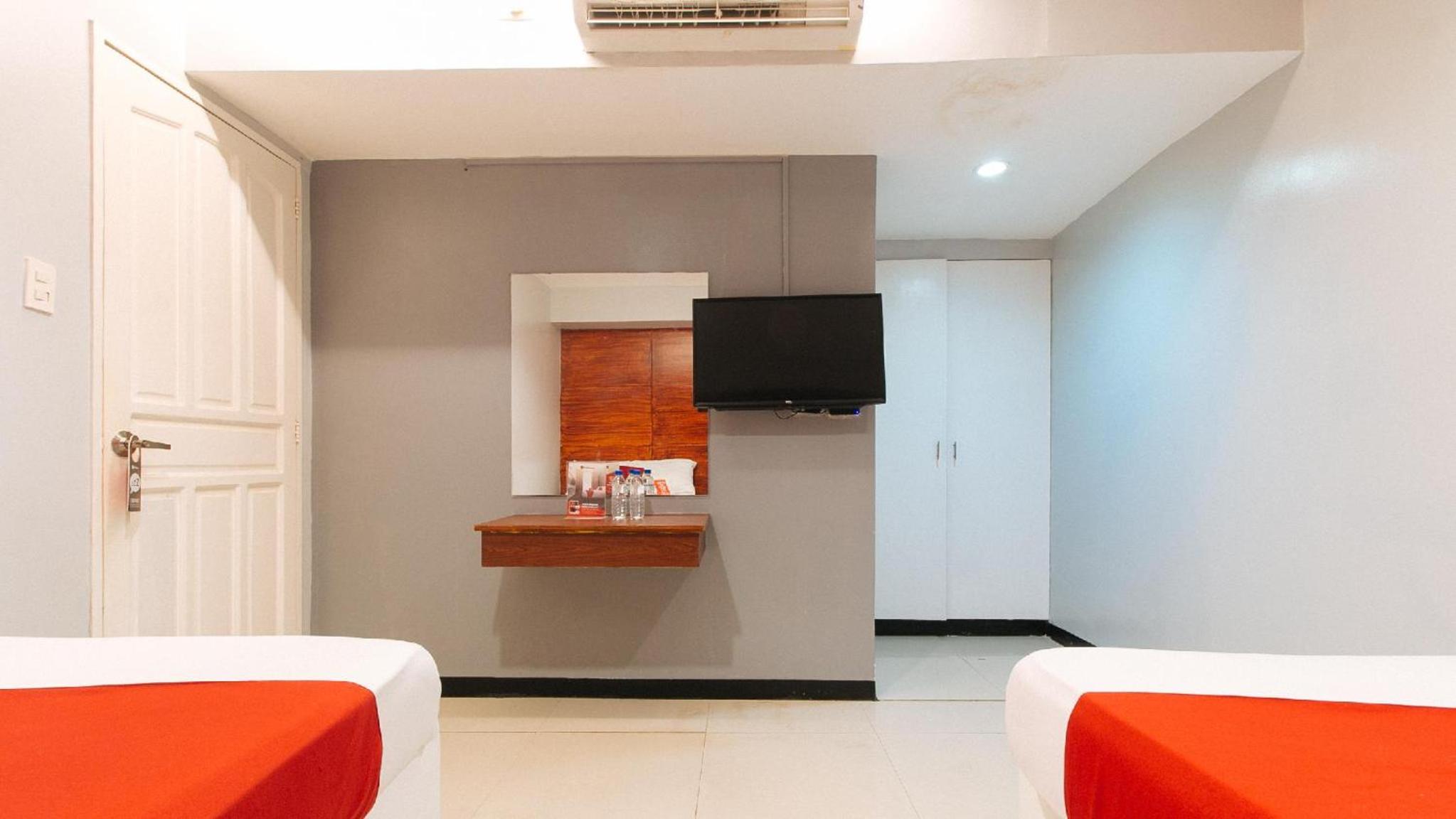 Family Room photo 1