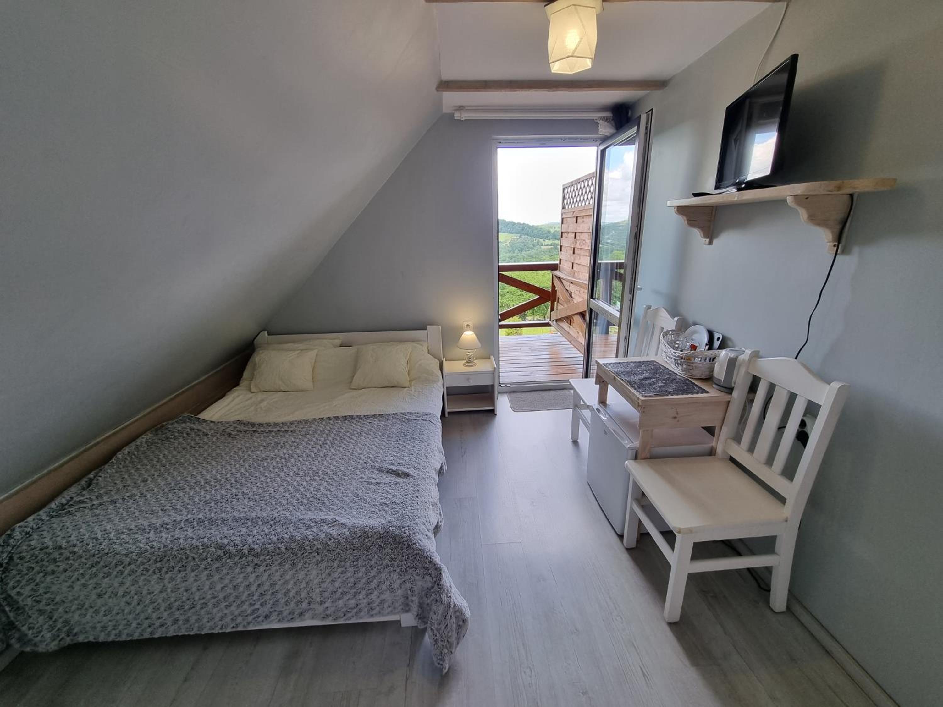 Small Double or Twin Room photo 1