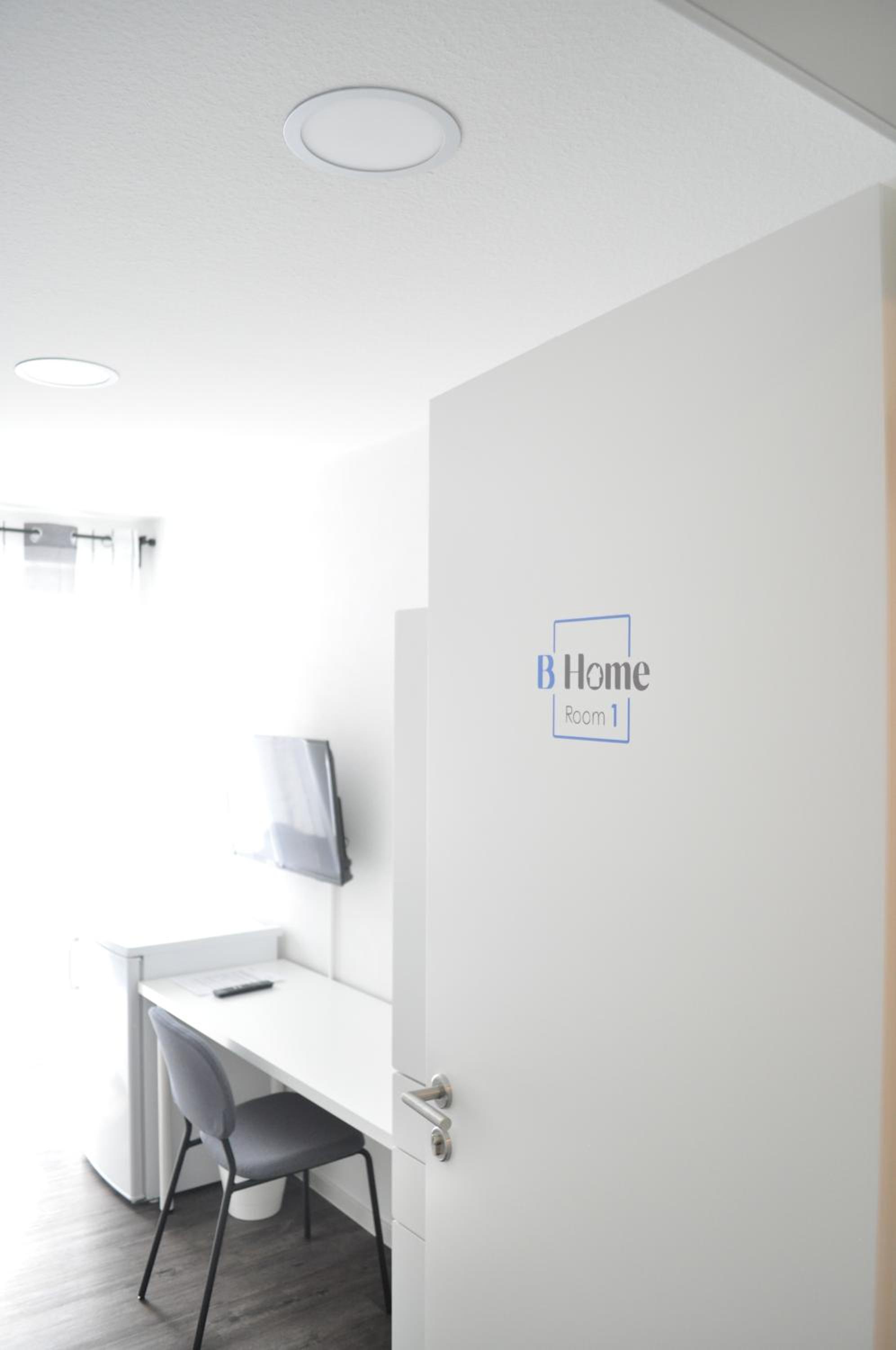 Double Room with Shared Bathroom photo 2