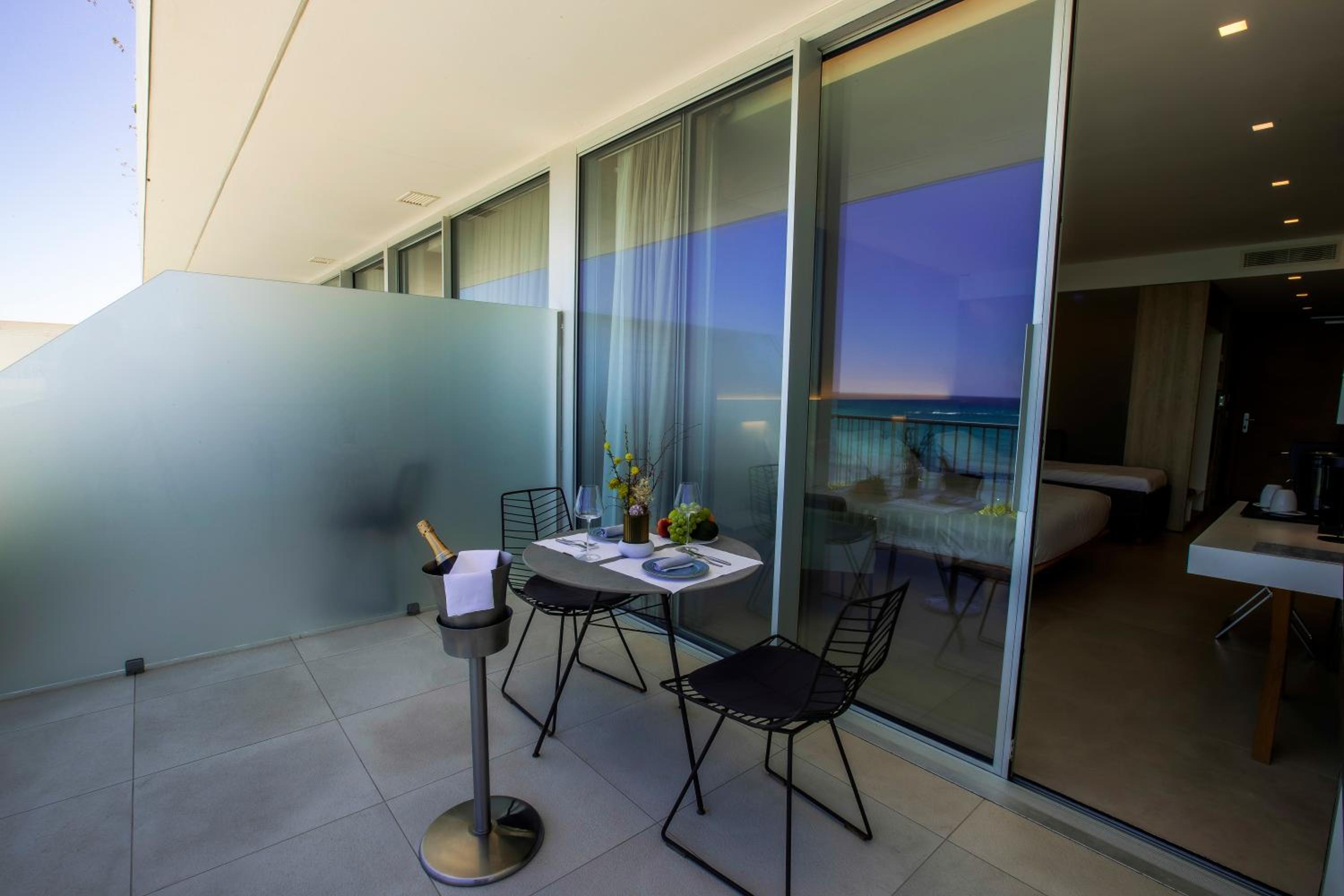 King Suite with Sea View photo 1
