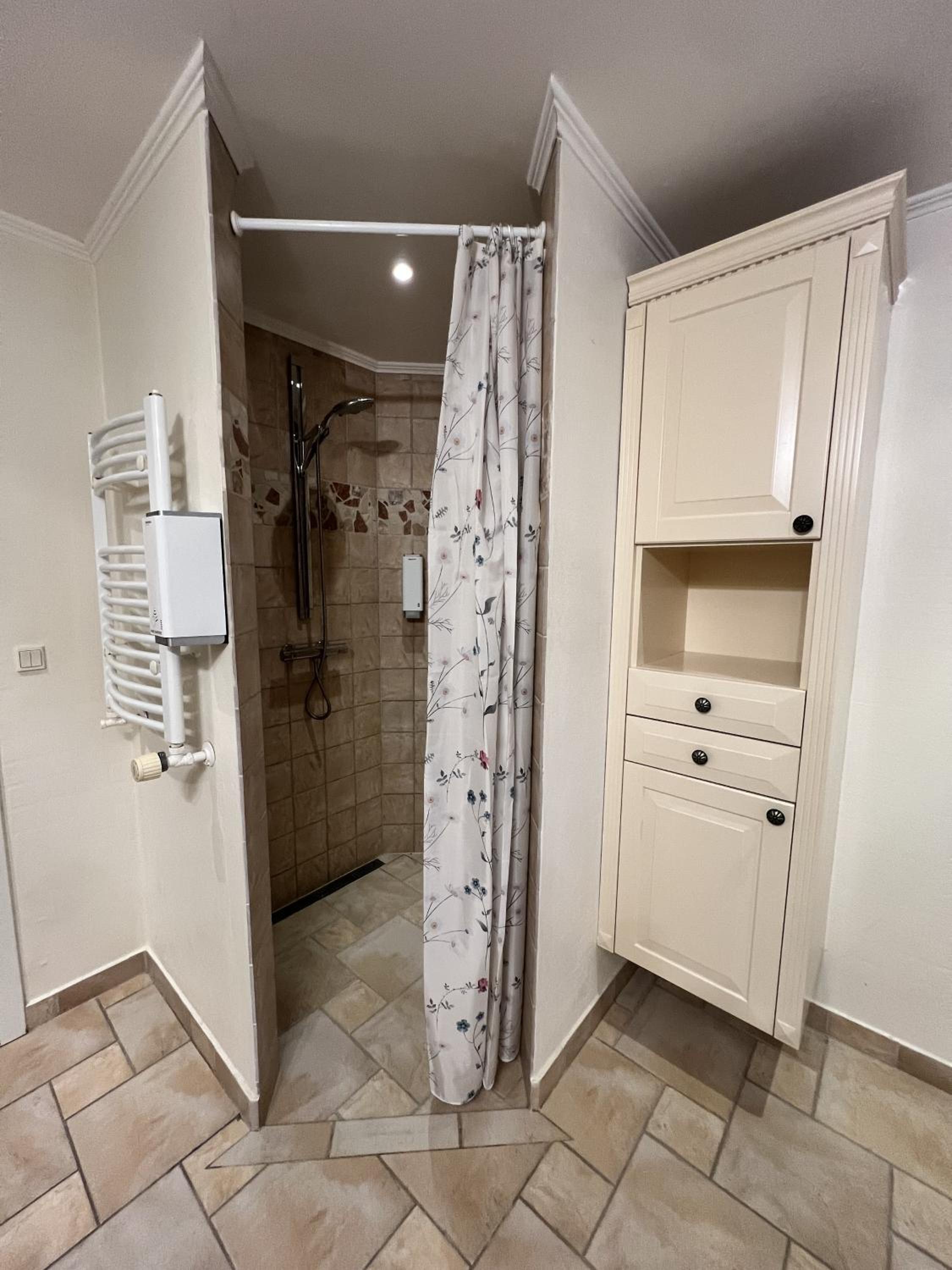 Double or Twin Room with Shared Bathroom photo 3