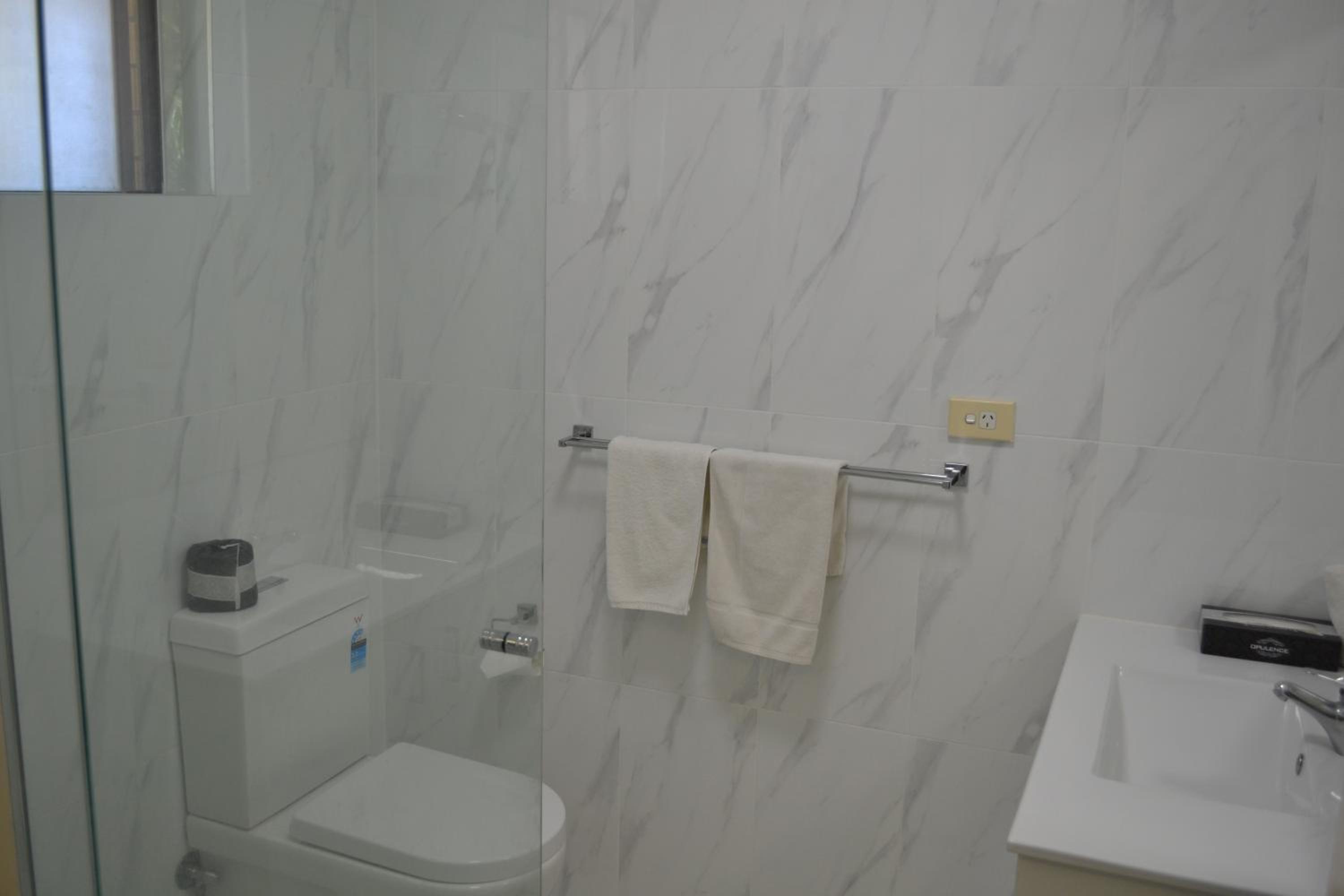 Queen Room photo 3