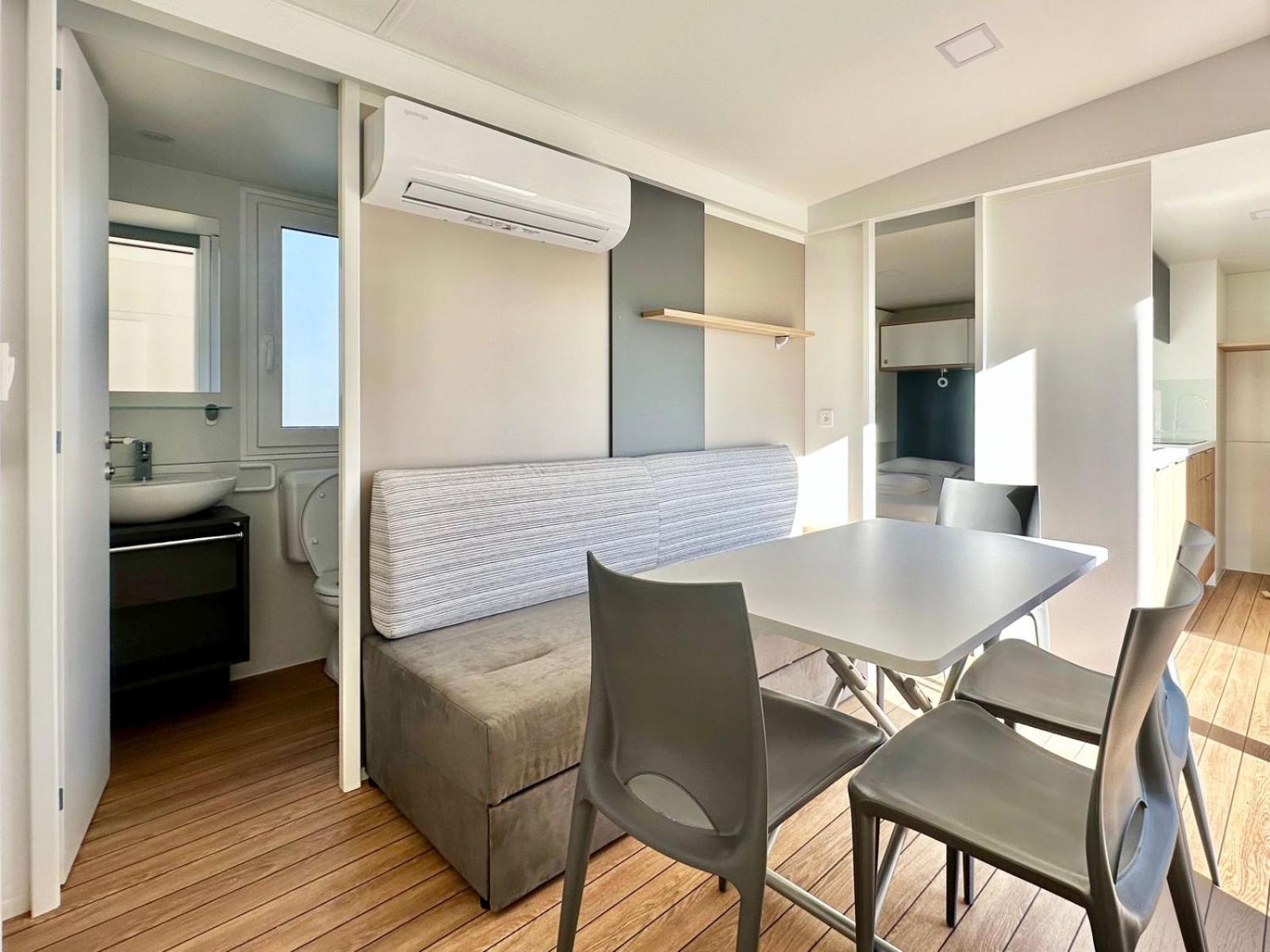Deluxe Mobile Home with Kitchenette (6 Adults) photo 1