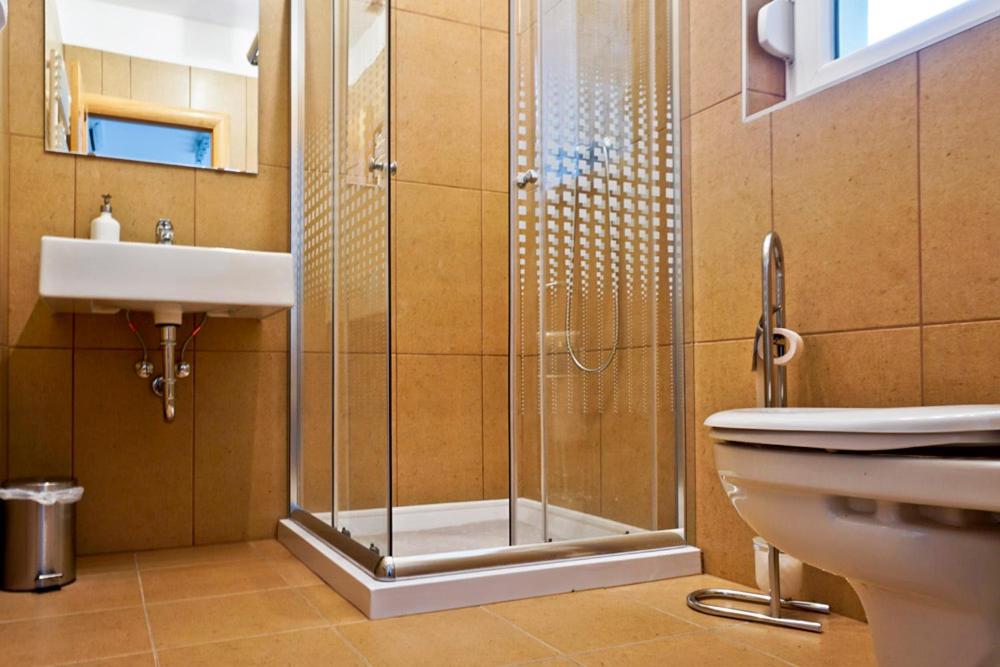 Double Room - Photo 3