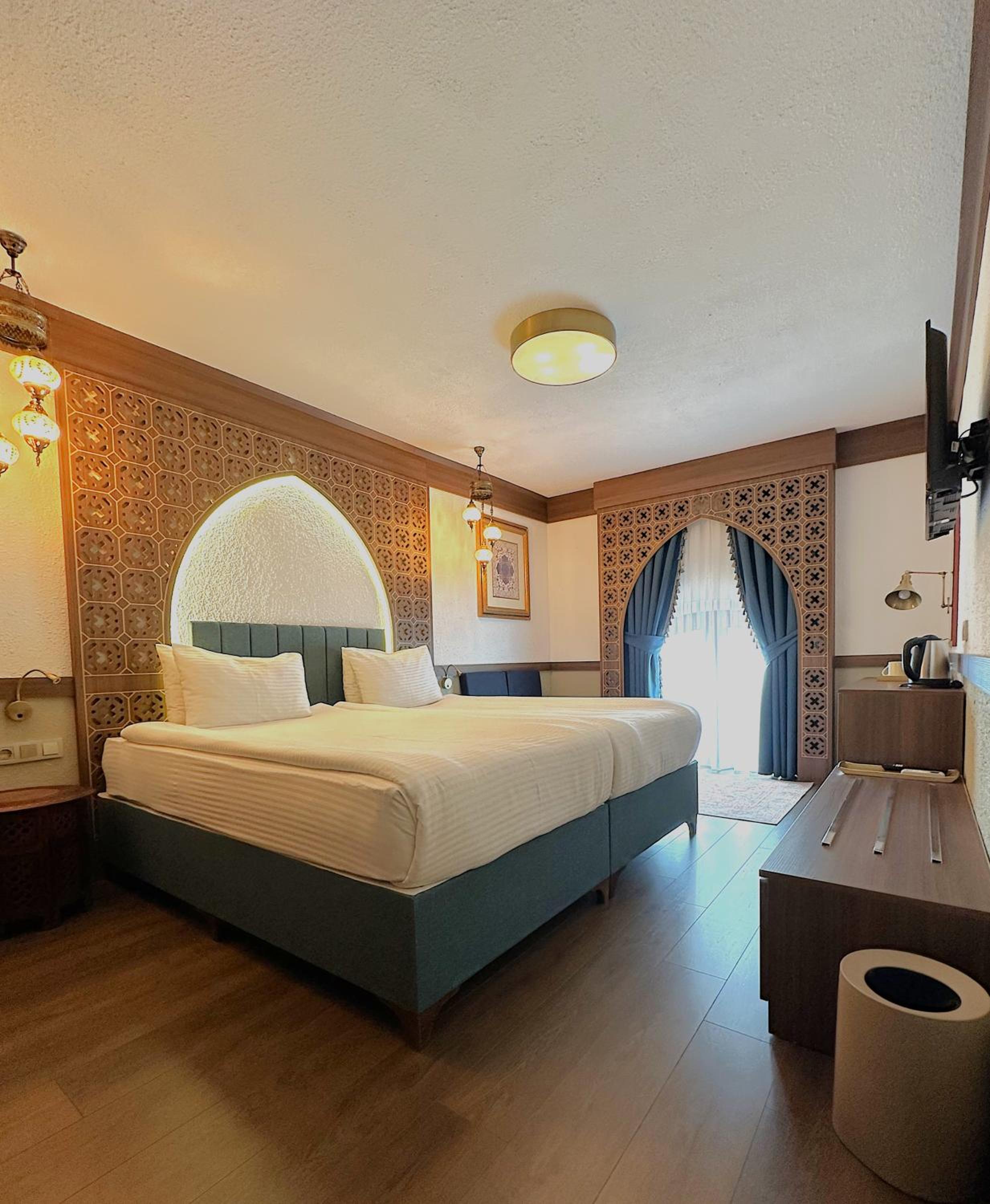 Deluxe Room - Photo 1