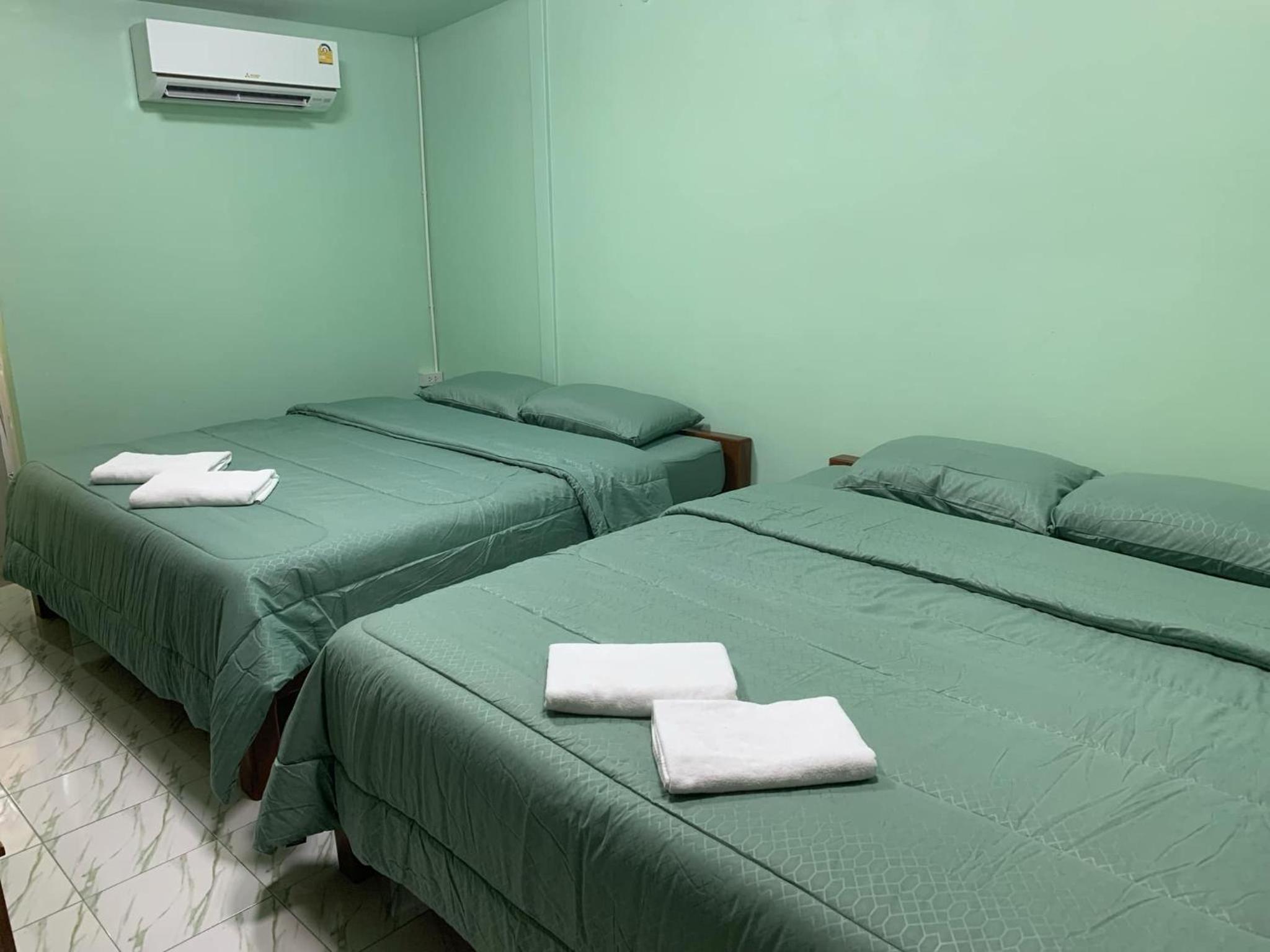 King Room with Two King Beds photo 3