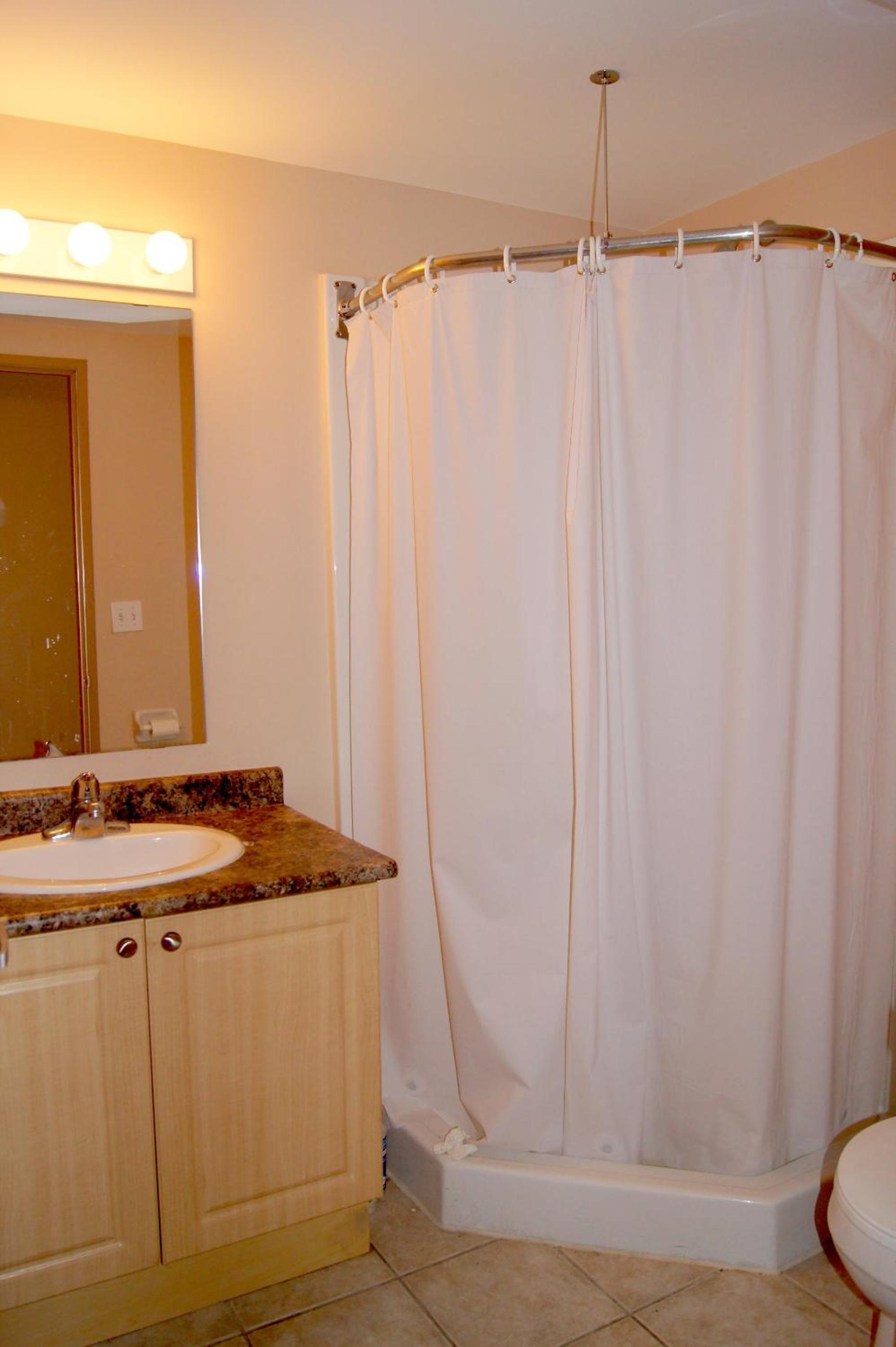Four-Bedroom Apartment photo 2