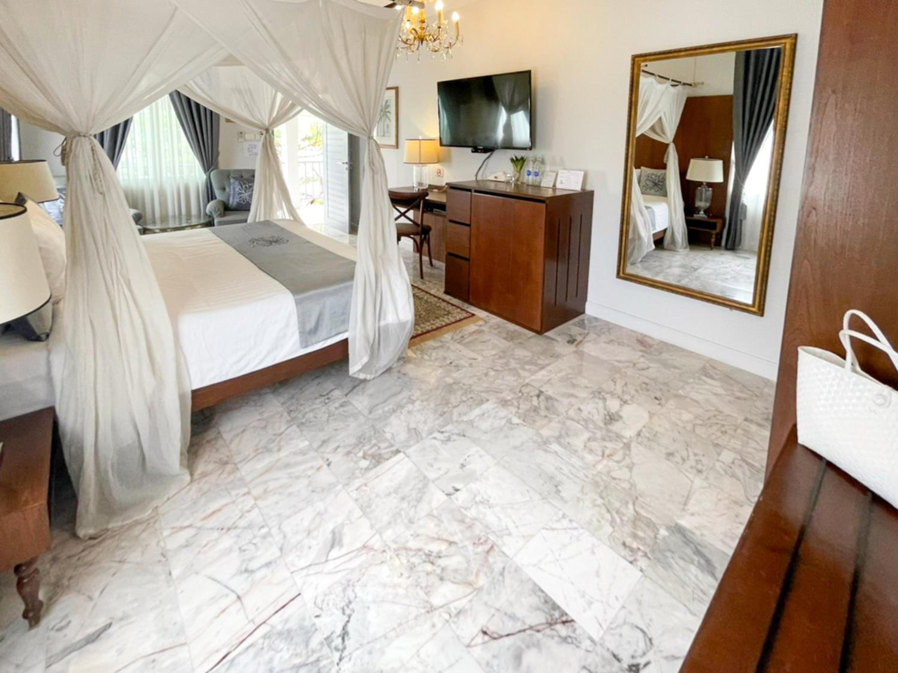 Deluxe King Room photo 3