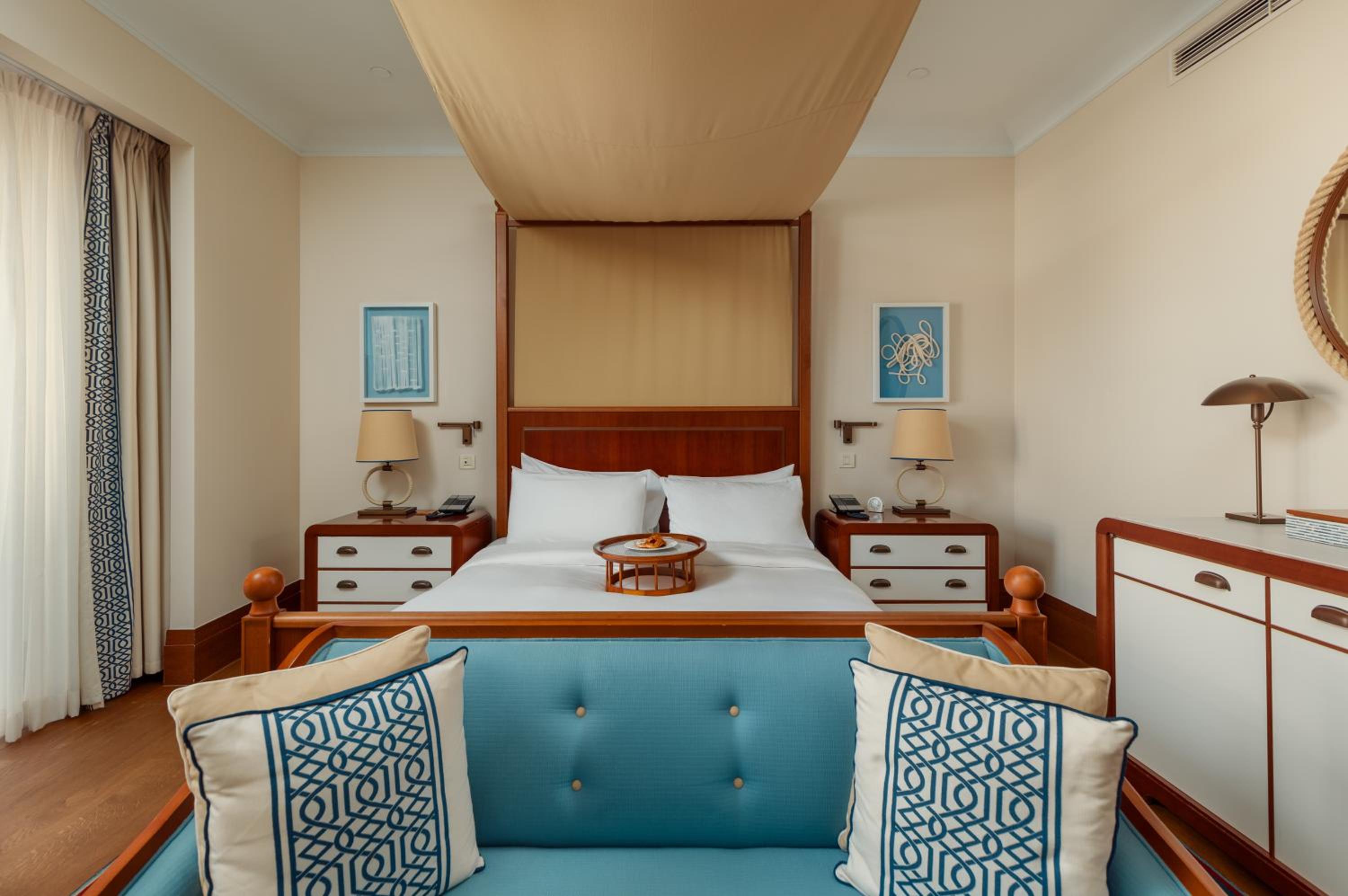 One-Bedroom Suite with Sea View