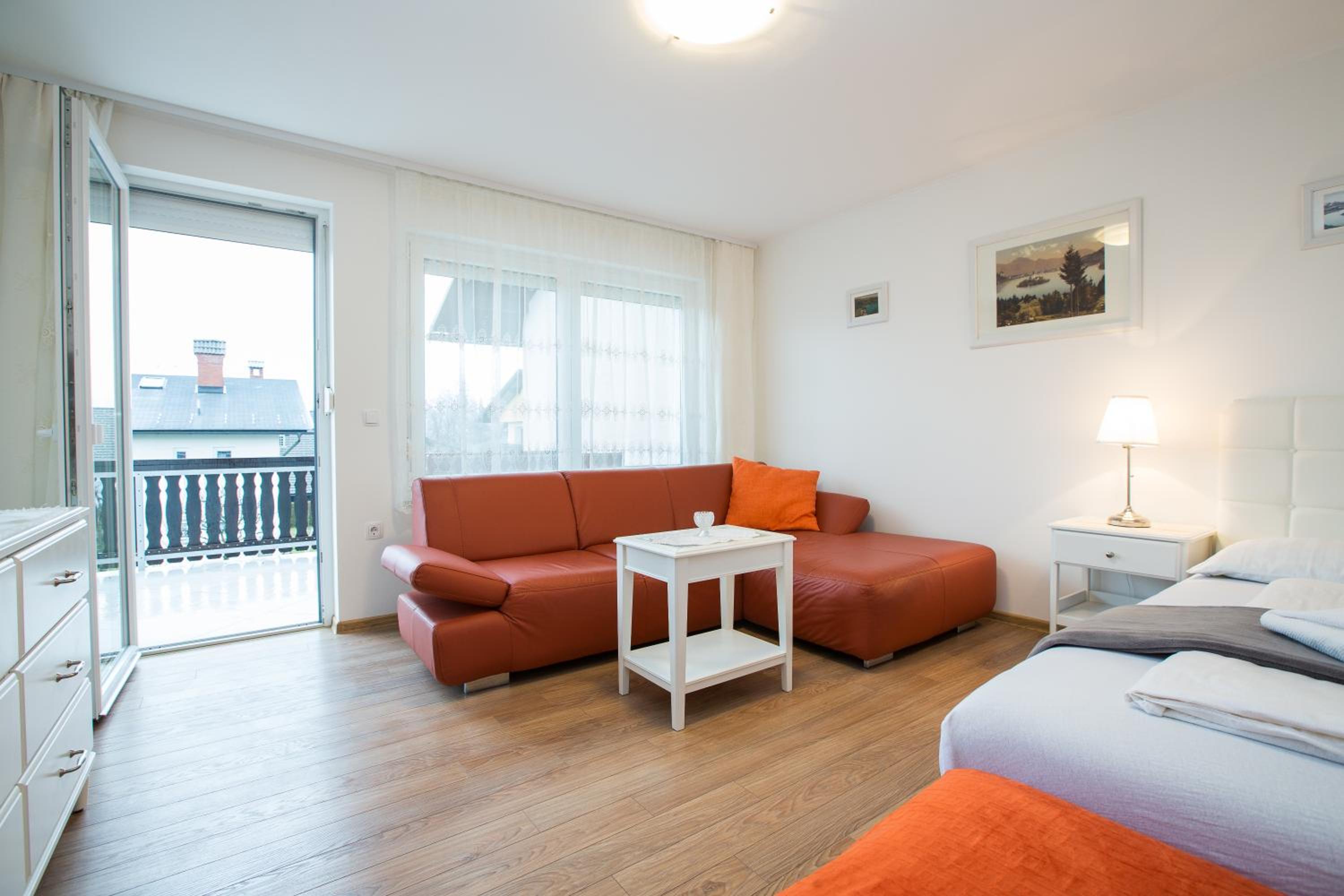 One-Bedroom Apartment with Balcony photo 3