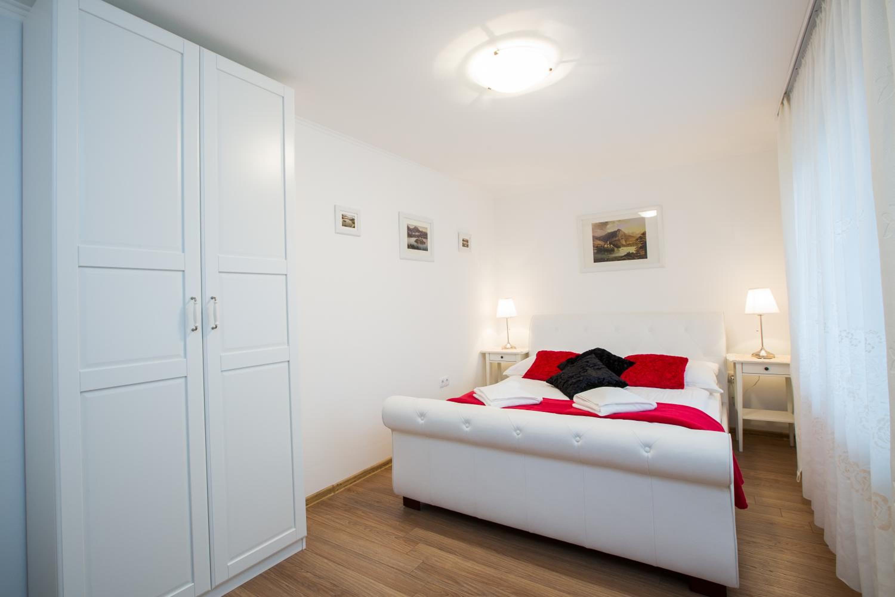 One-Bedroom Apartment with Balcony photo 2