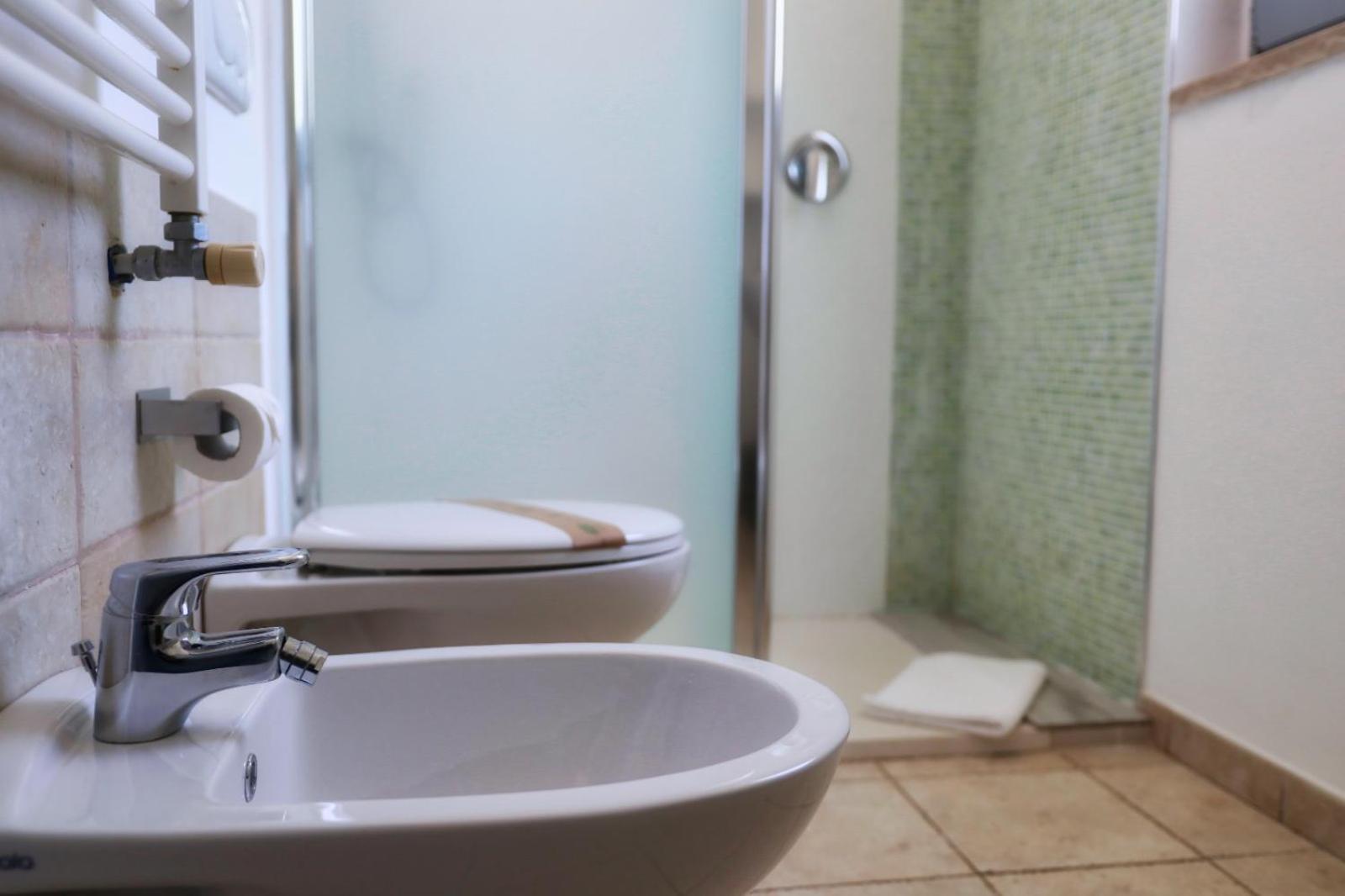 Quadruple Room with Private Bathroom photo 2
