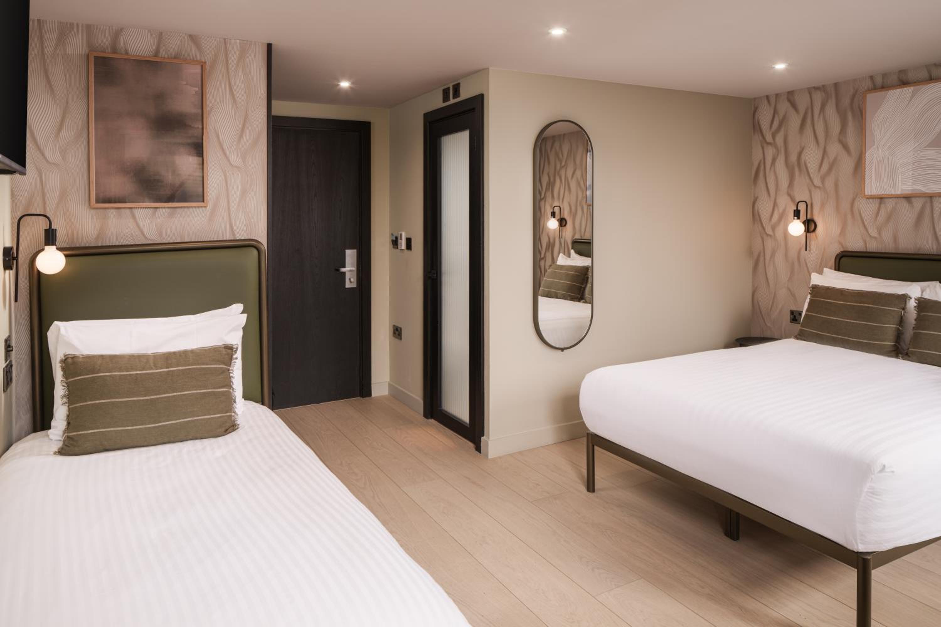 Family Room for 3 *Newly Refurbished* photo 1