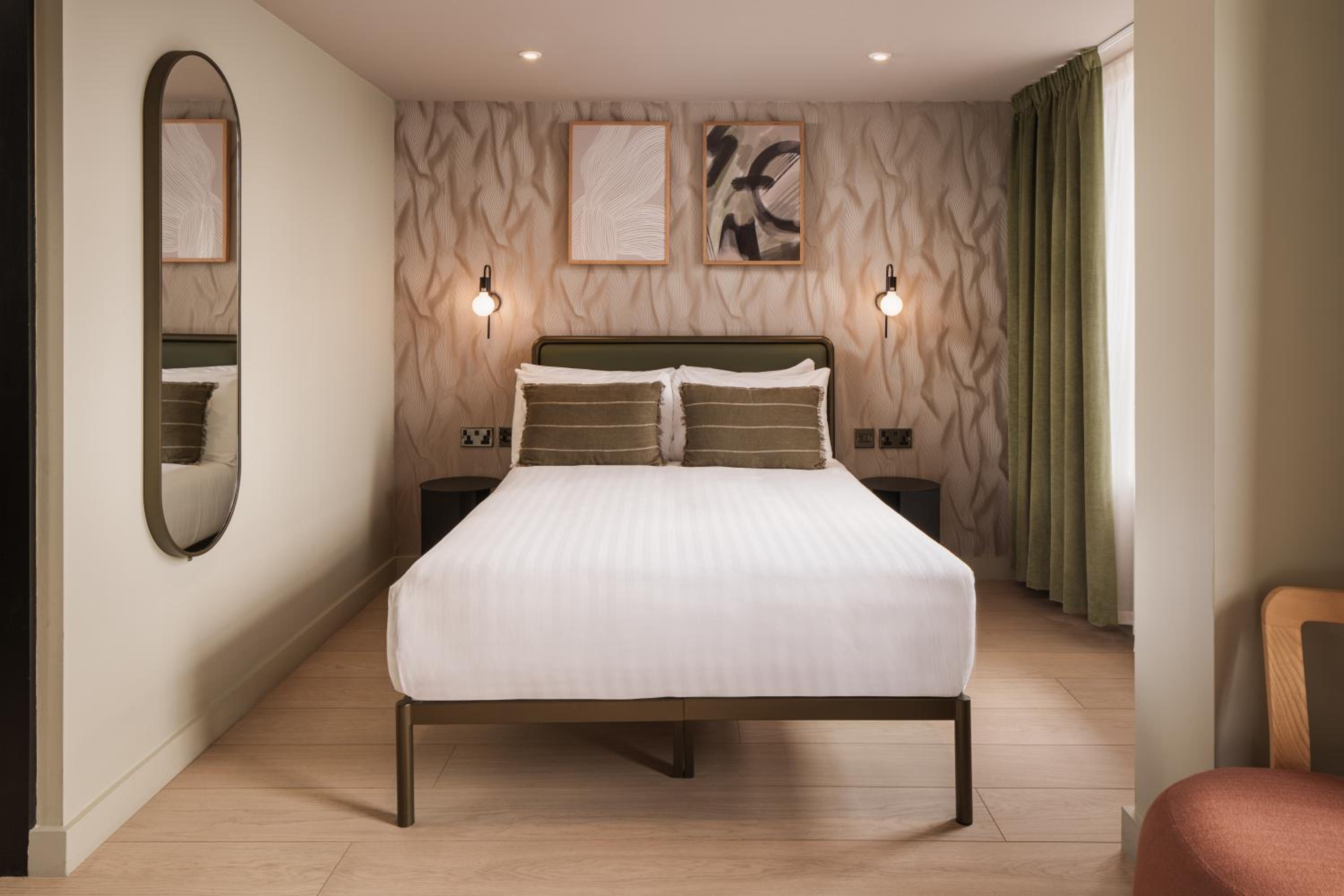 Triple Room *Newly Refurbished* photo 2