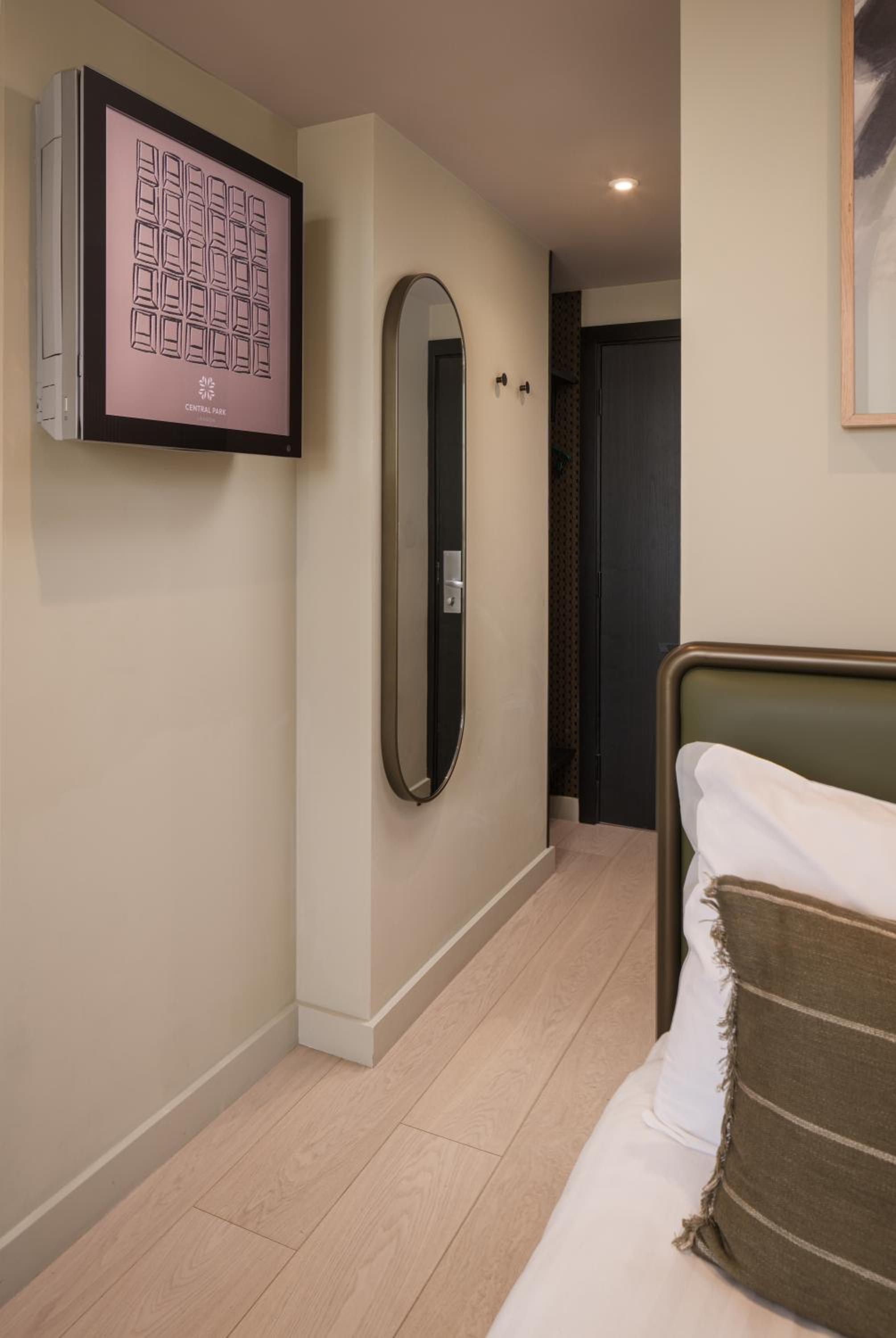 Single Room *Newly Refurbished* photo 2
