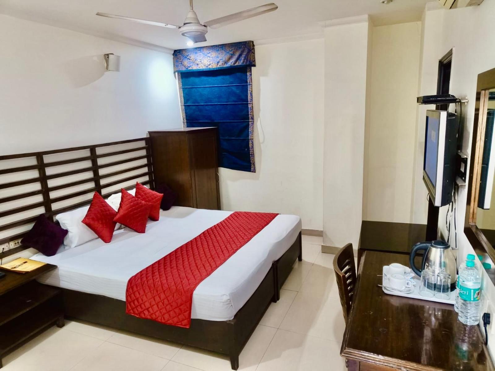 Deluxe Room - Photo 11