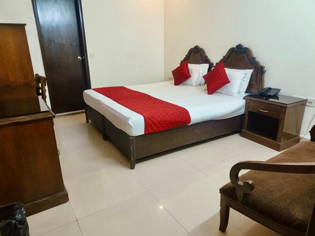 Deluxe Room - Photo 4