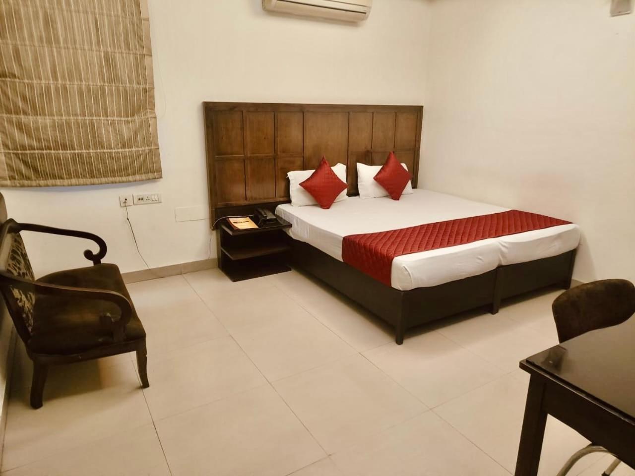 Deluxe Room - Photo 3