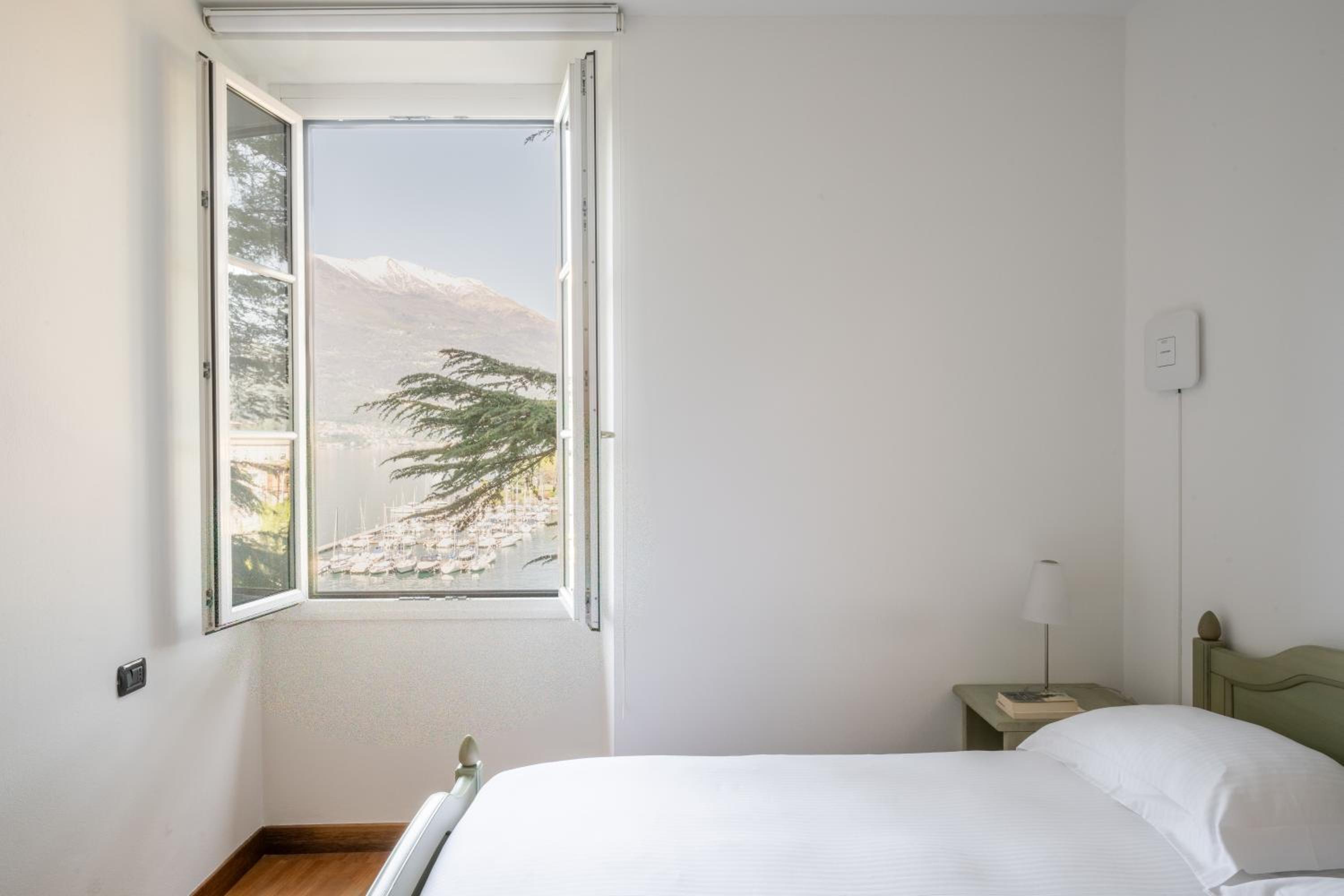 Family Two-Bedroom Apartment with View photo 3
