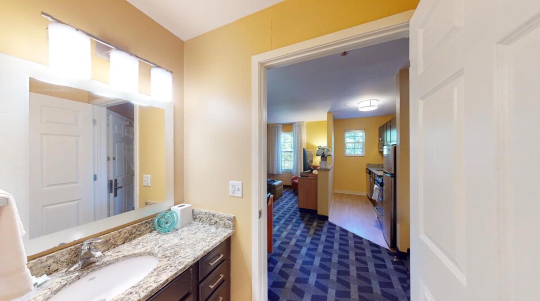 Deluxe Suite photo 2